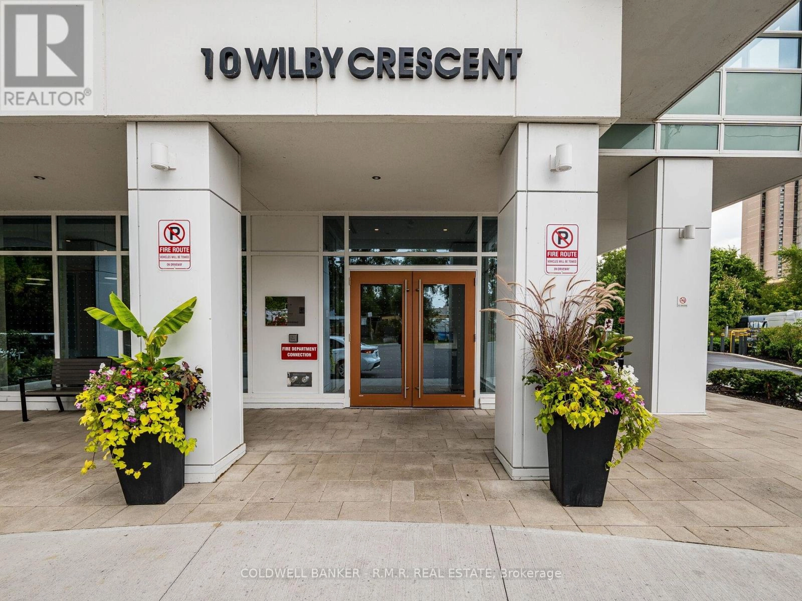 2106 - 10 Wilby Crescent, Toronto, Ontario  M9N 1E5 - Photo 2 - W12390989