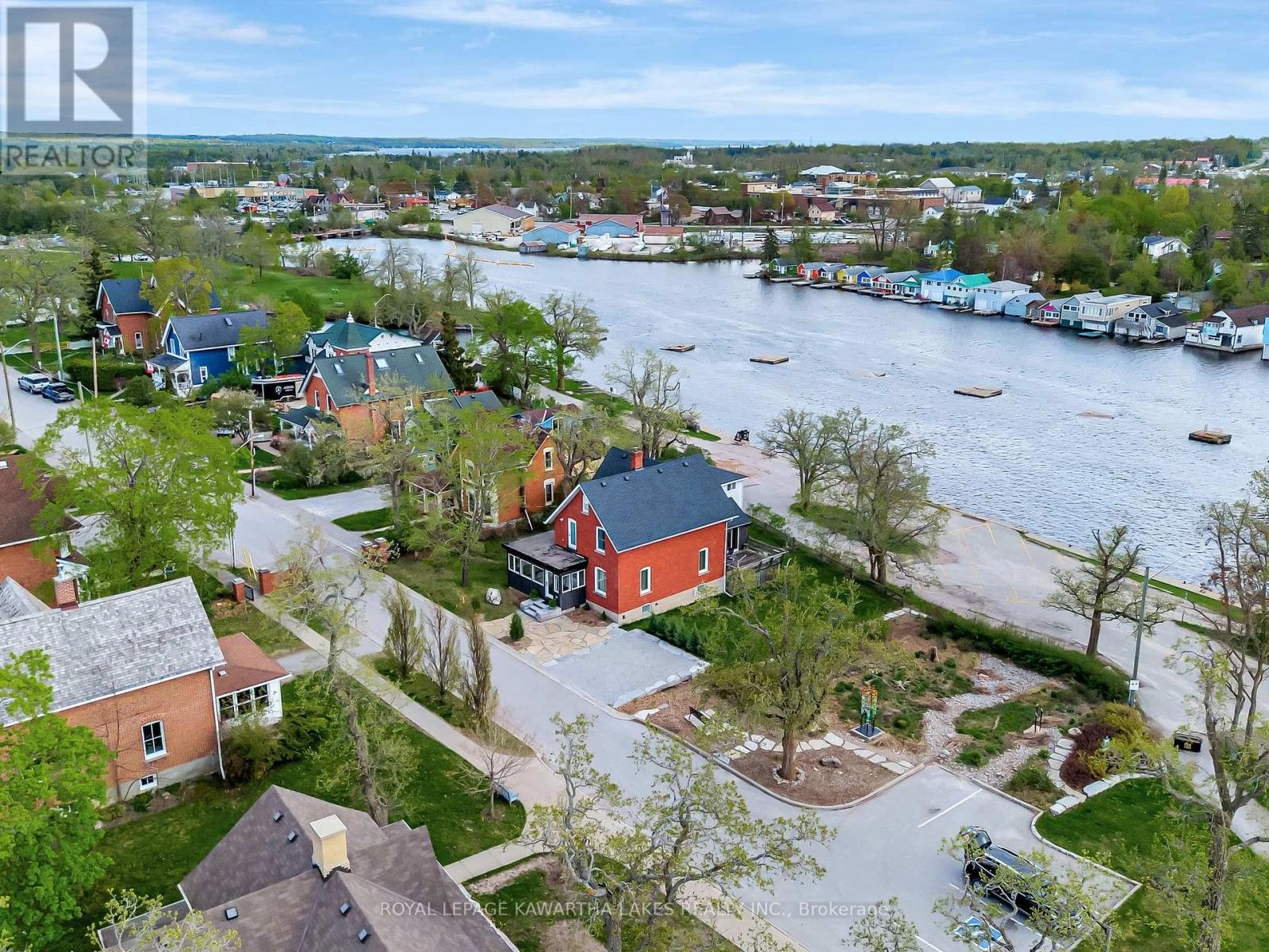 45 Oak Street, Kawartha Lakes, Ontario  K0M 1N0 - Photo 3 - X12391085