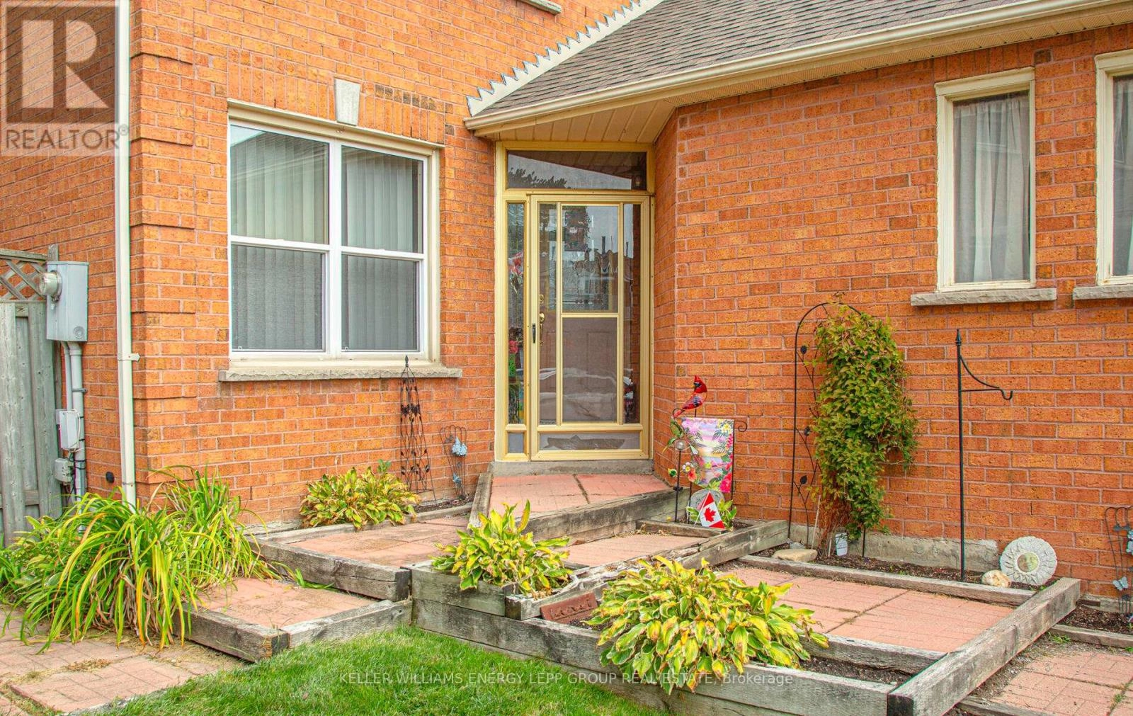 87 Woodstone Place, Whitby, Ontario  L1R 1S7 - Photo 3 - E12391235
