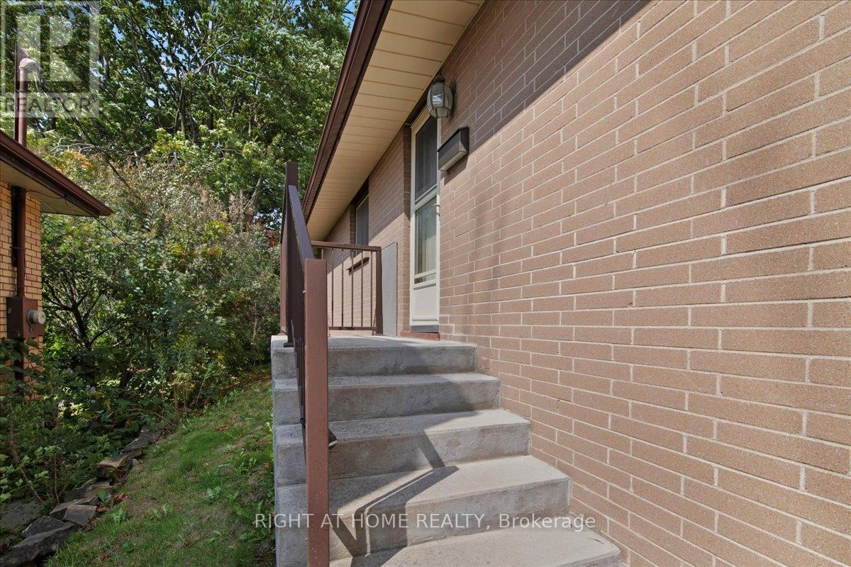 136 Langton Street, Peterborough, Ontario  K9H 6K2 - Photo 2 - X12391664