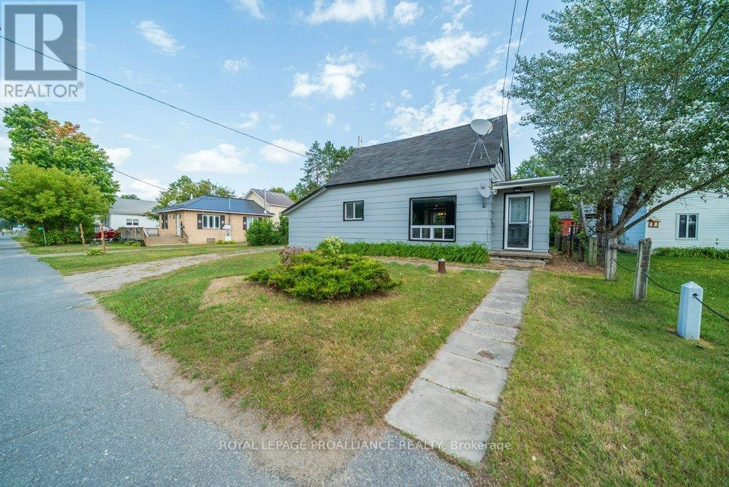 12275 Highway 41, Addington Highlands, Ontario  K0H 2G0 - Photo 1 - X12391836