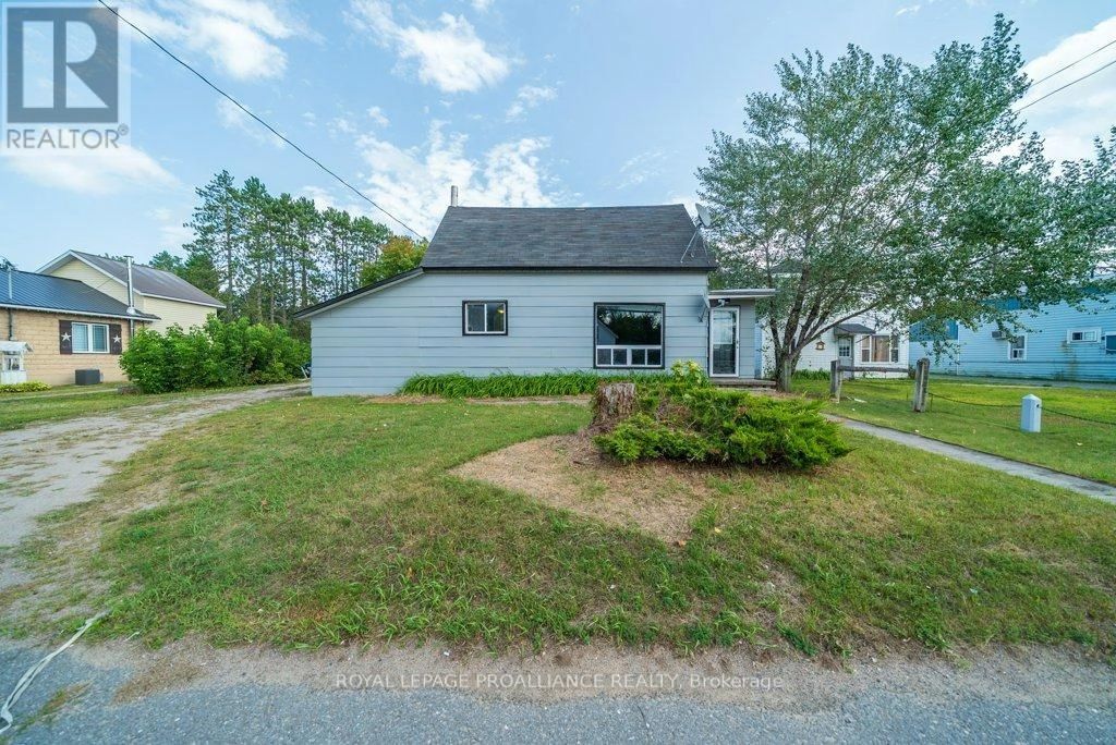 12275 Highway 41, Addington Highlands, Ontario  K0H 2G0 - Photo 2 - X12391836