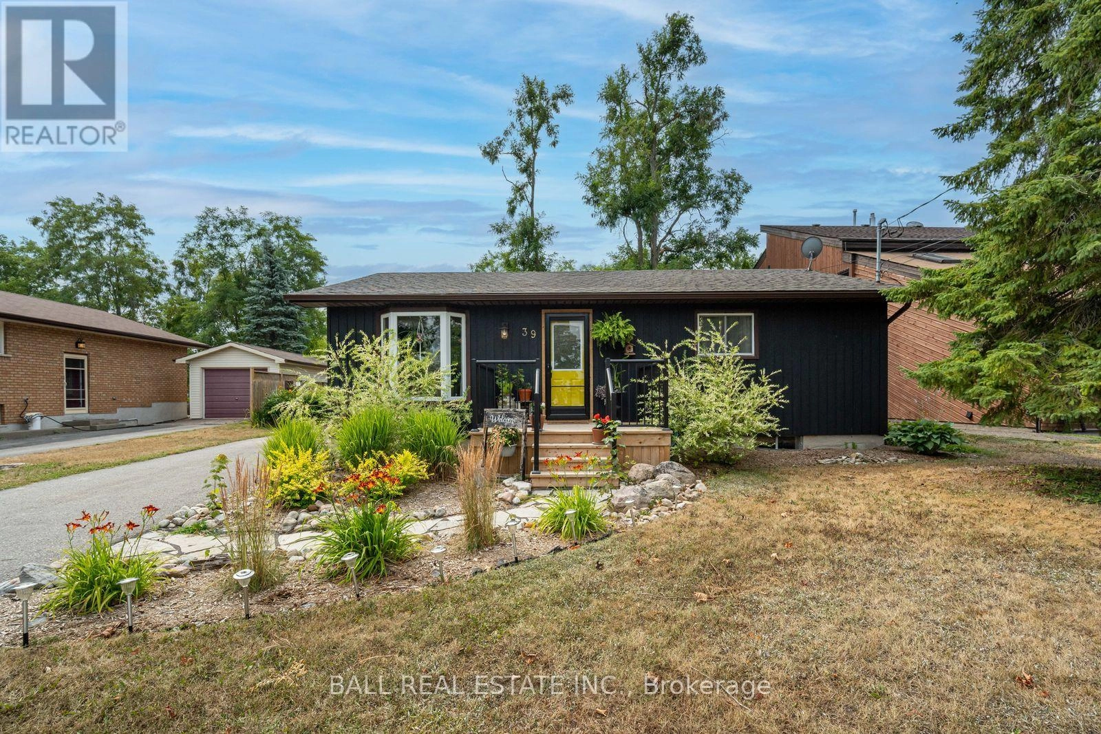 39 Bishop Street, Selwyn, Ontario  K0L 2H0 - Photo 1 - X12391892