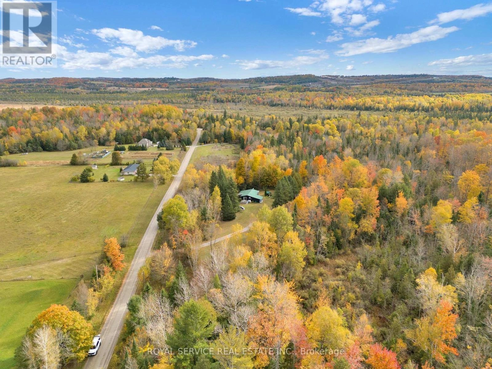 1204 Pigeon Creek Road, Kawartha Lakes, Ontario  L0B 1K0 - Photo 1 - X12391920