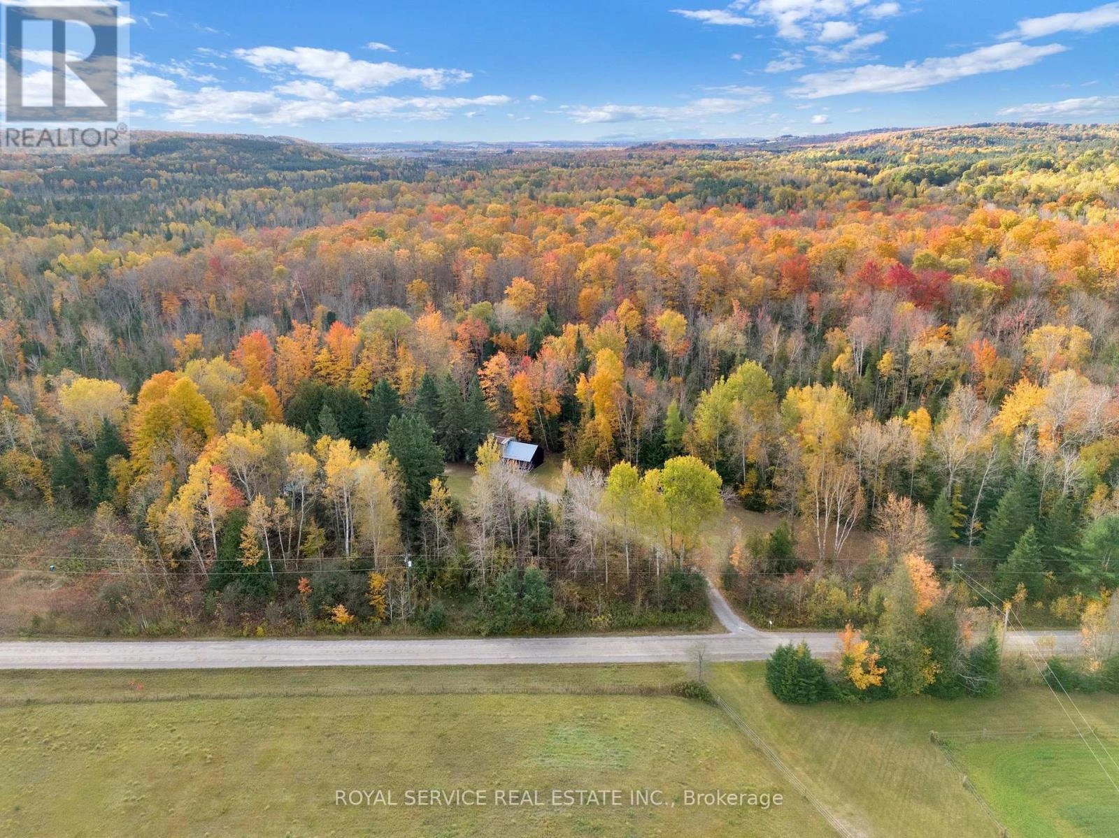 1204 Pigeon Creek Road, Kawartha Lakes, Ontario  L0B 1K0 - Photo 2 - X12391920