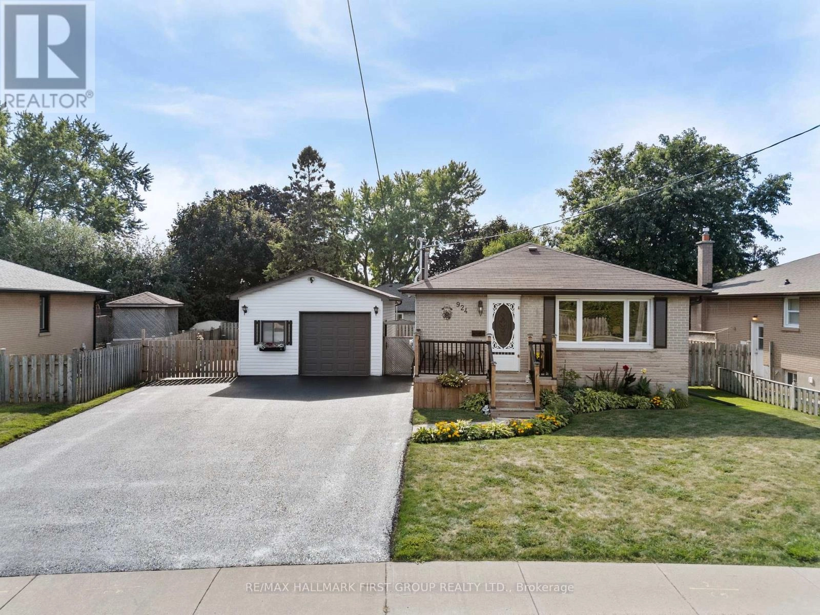 924 Mccullough Drive, Whitby, Ontario L1N 1C6 - Photo 5 - E12392503