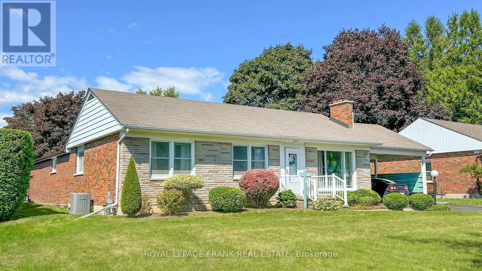 8 Edsall Avenue, Clarington, Ontario  L1C 2A8 - Photo 3 - E12392644