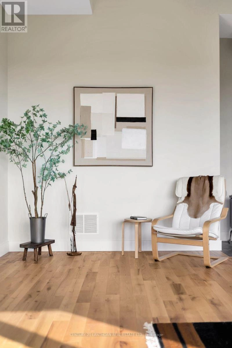 581 Frankford Road, Quinte West, Ontario  K0K 2B0 - Photo 13 - X12393418