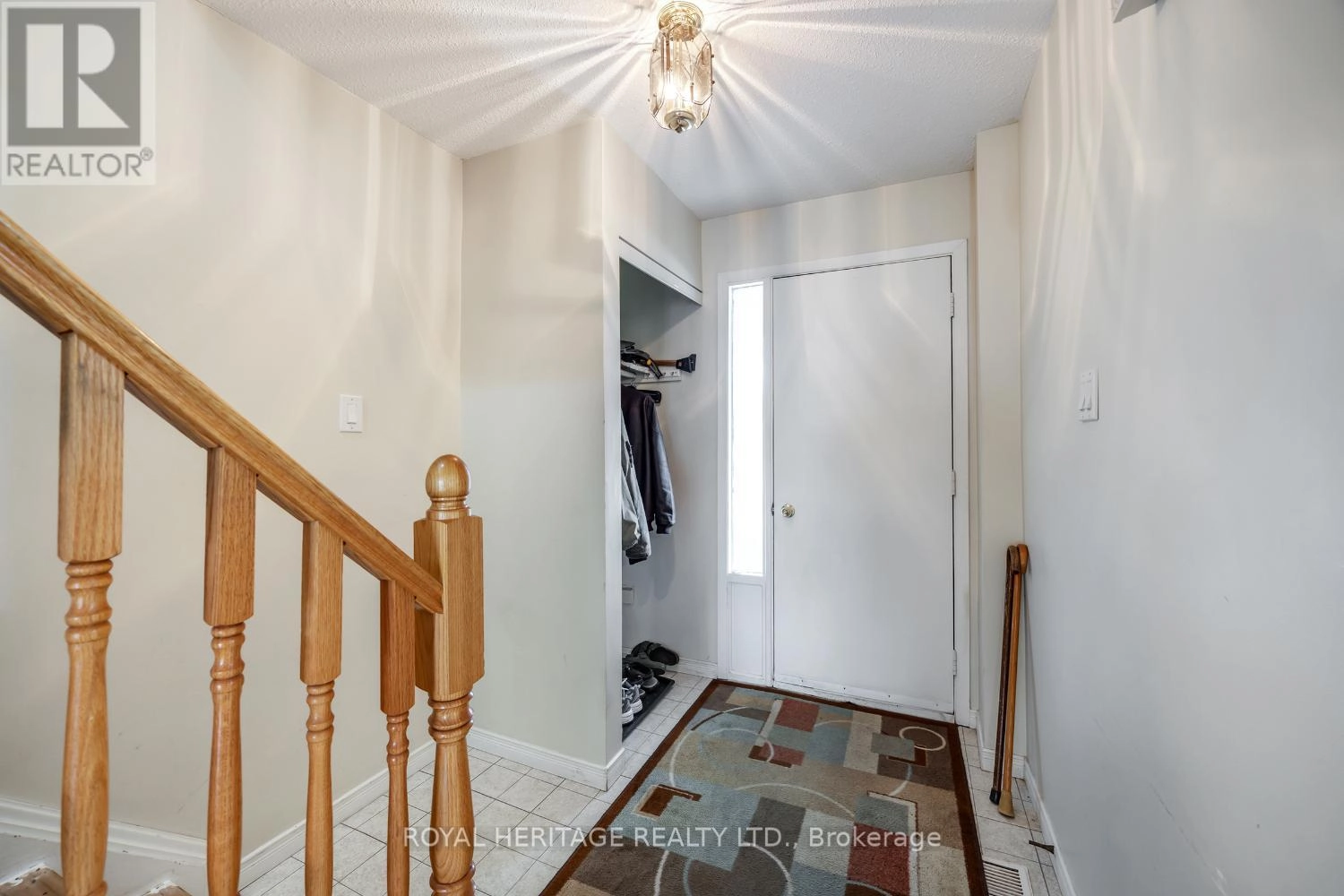 832 Gentry Crescent, Oshawa, Ontario  L1K 1L8 - Photo 3 - E12393853