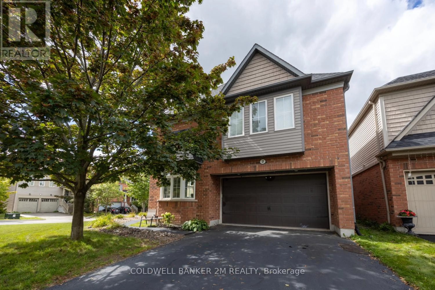 2 Woodbine Place, Oshawa, Ontario  L1L 1C5 - Photo 3 - E12394114