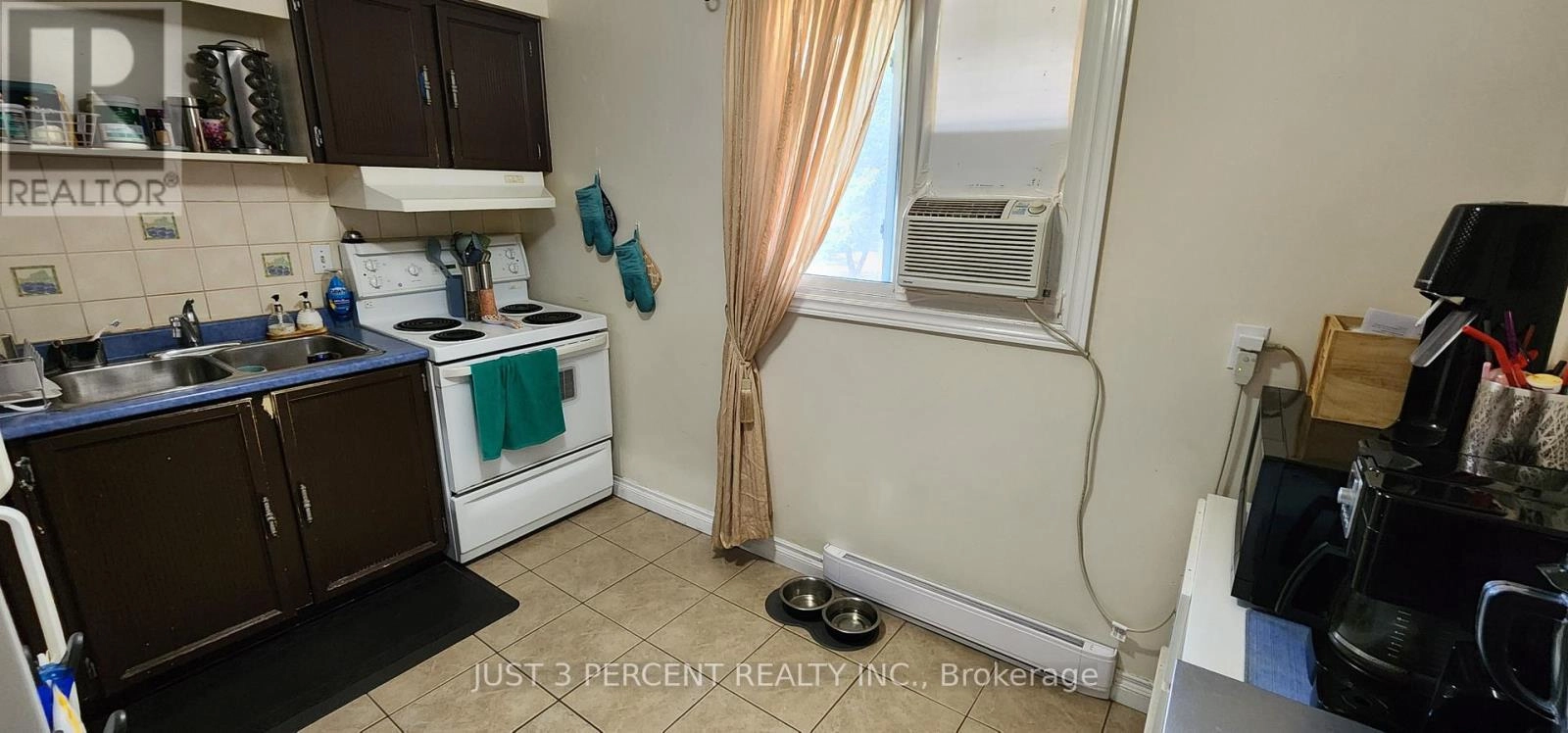 23 - 30 Champlain Crescent, Peterborough, Ontario  K9L 1T1 - Photo 3 - X12394155
