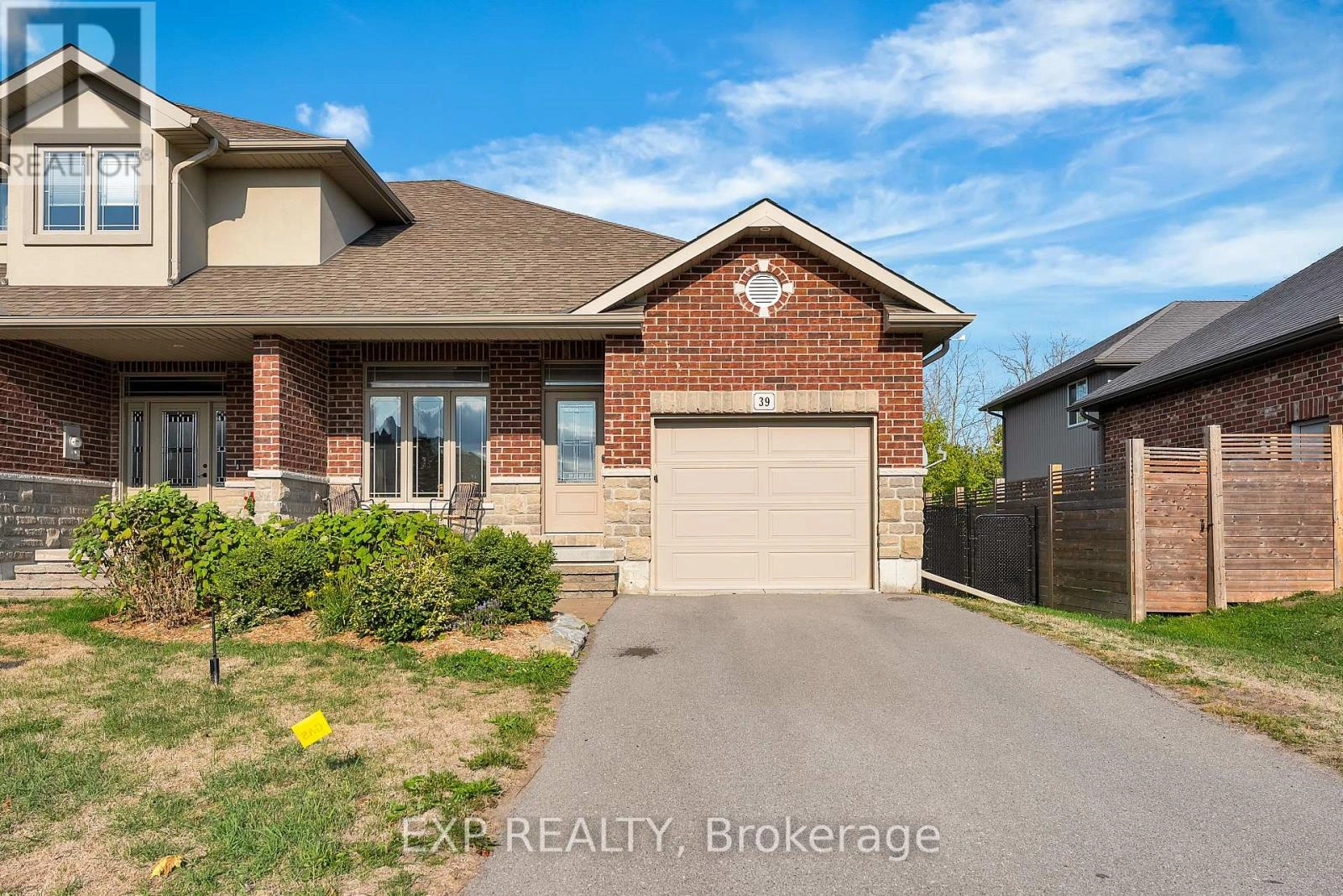 39 Hanover Court, Belleville, Ontario  K8N 0B3 - Photo 2 - X12394313