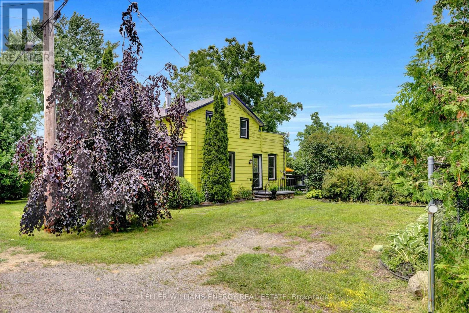 16 Squires Street, Prince Edward County, Ontario  K0K 1T0 - Photo 3 - X12394434