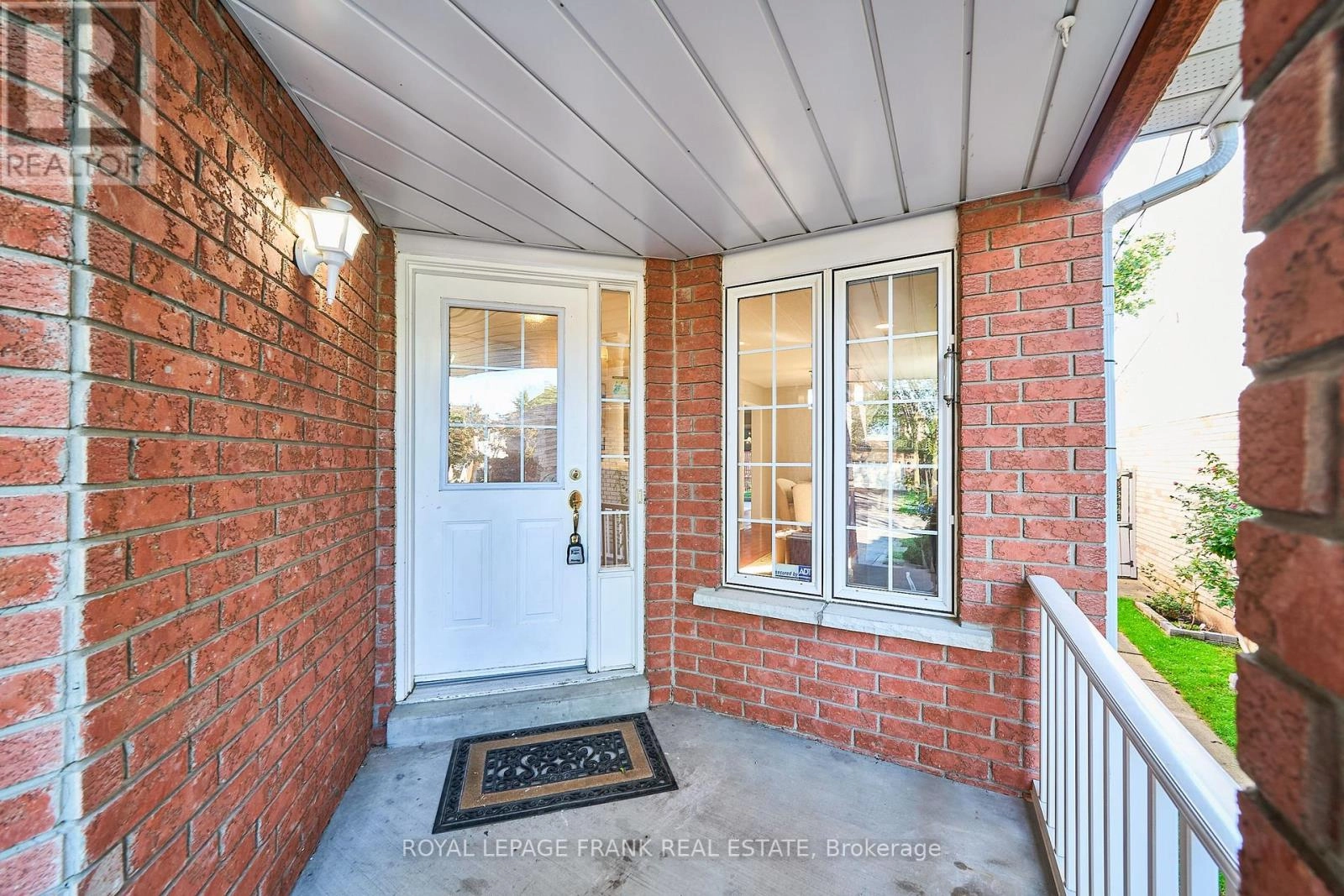 113 Bach Avenue, Whitby, Ontario  L1R 2P8 - Photo 3 - E12394567