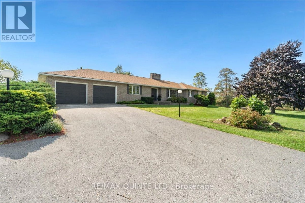 737 County Road 18 Road, Prince Edward County, Ontario  K0K 1P0 - Photo 2 - X12394541