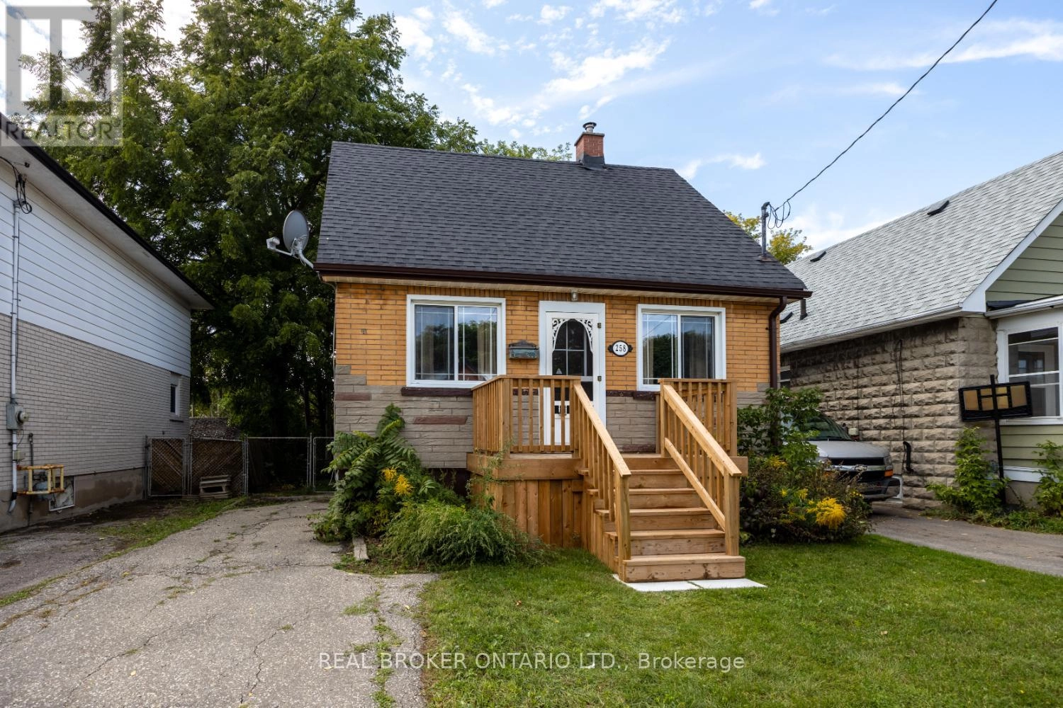 258 Verdun Road, Oshawa, Ontario  L1H 5T2 - Photo 1 - E12394691