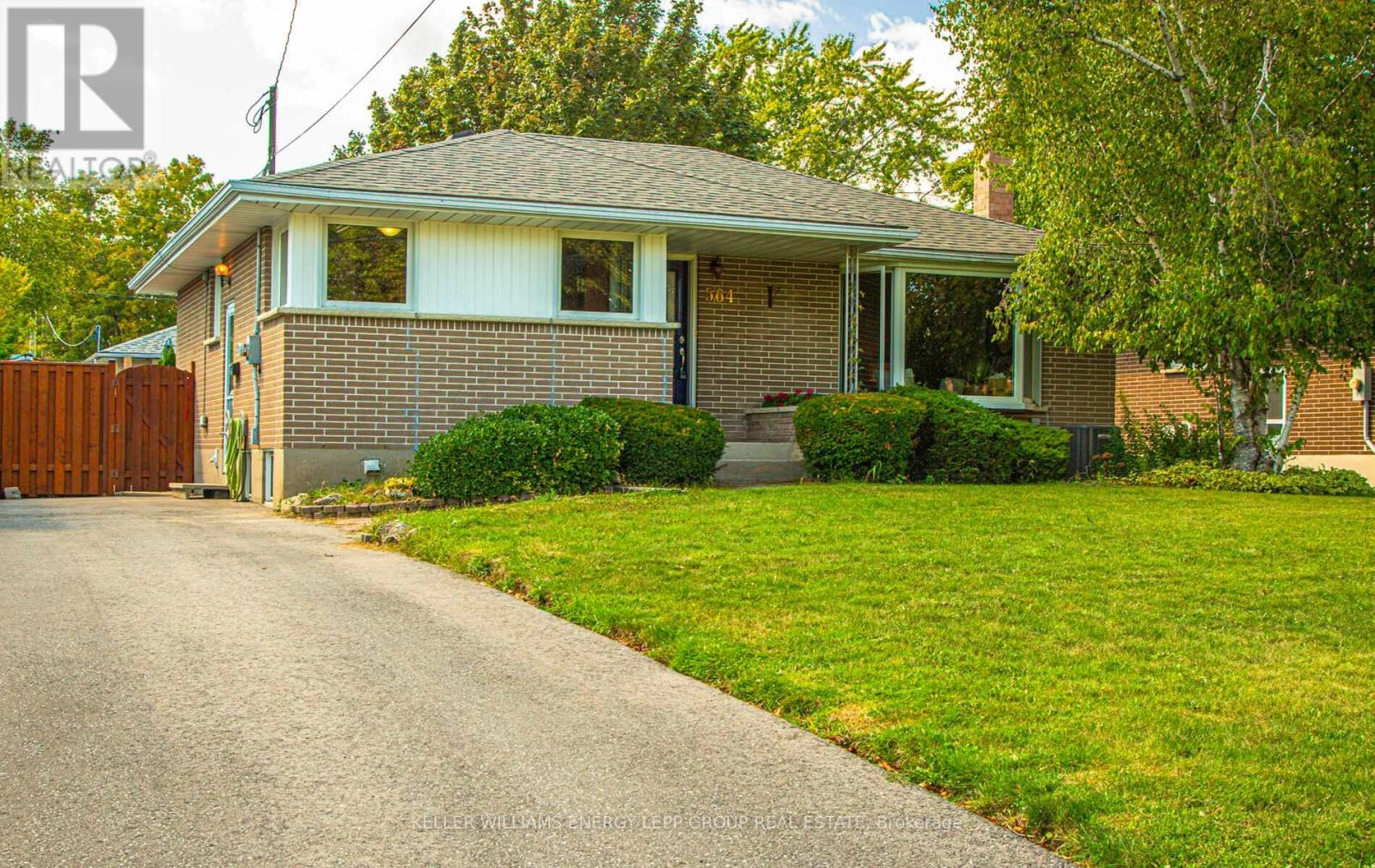 564 Central Park Boulevard N, Oshawa, Ontario  L1G 6A4 - Photo 2 - E12394766