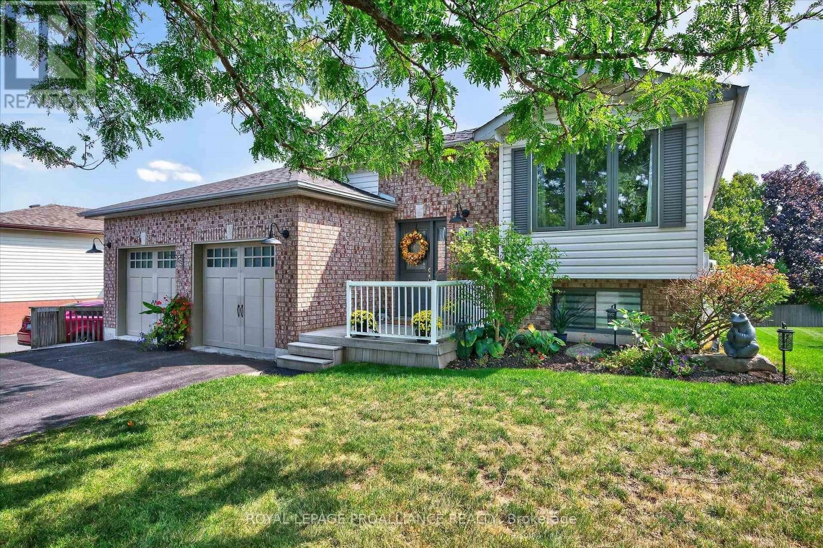 845 Stewart Drive, Peterborough, Ontario  K9J 7R3 - Photo 2 - X12394710