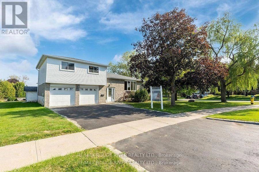 1 Applewood Crescent, Kawartha Lakes, Ontario  K9V 4W7 - Photo 1 - X12267718