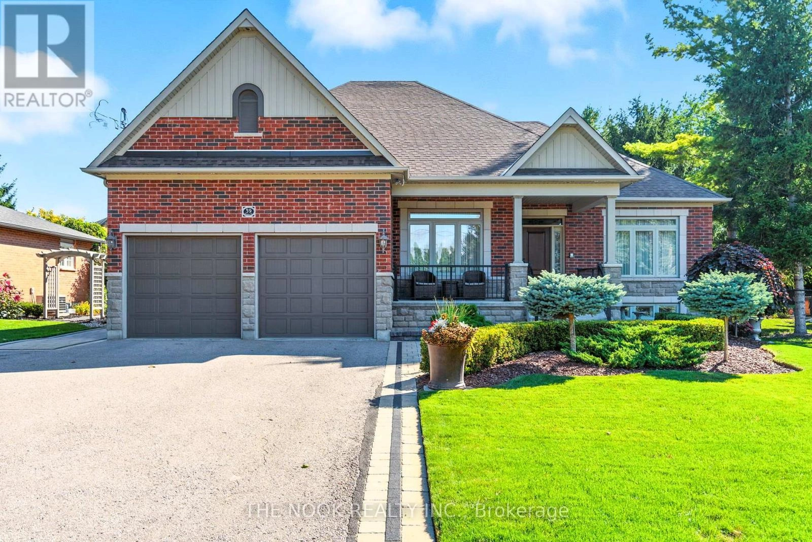 59 Queen Street, Whitby, Ontario  L1M 1C4 - Photo 1 - E12395128