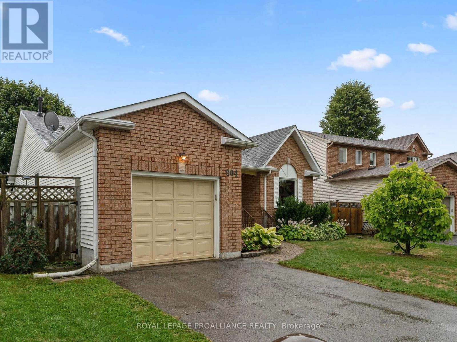 904 Chipping Park Boulevard, Cobourg, Ontario  K9A 5H2 - Photo 3 - X12395012