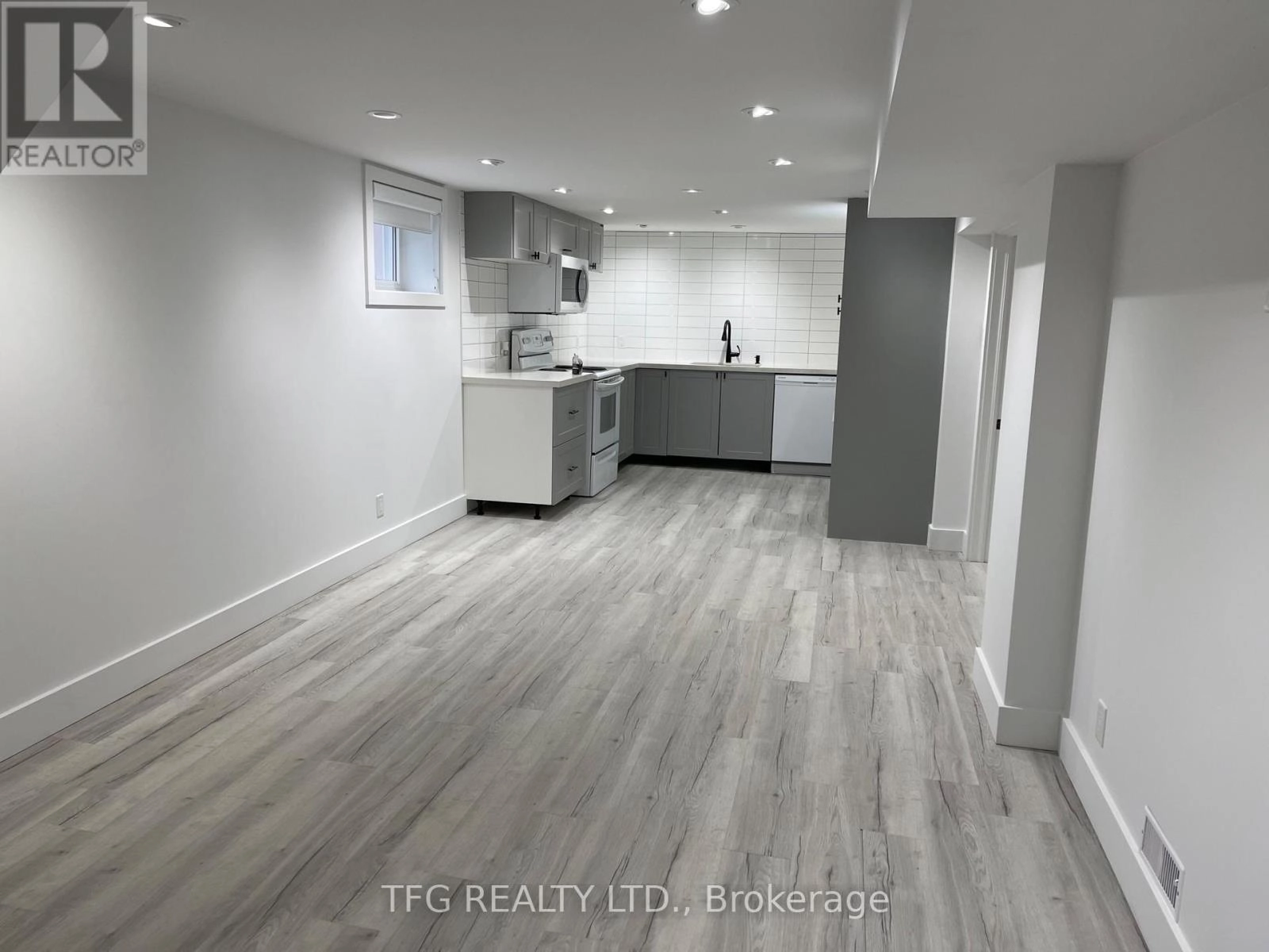 316 High Street, Whitby, Ontario  L1N 5H6 - Photo 2 - E12395455