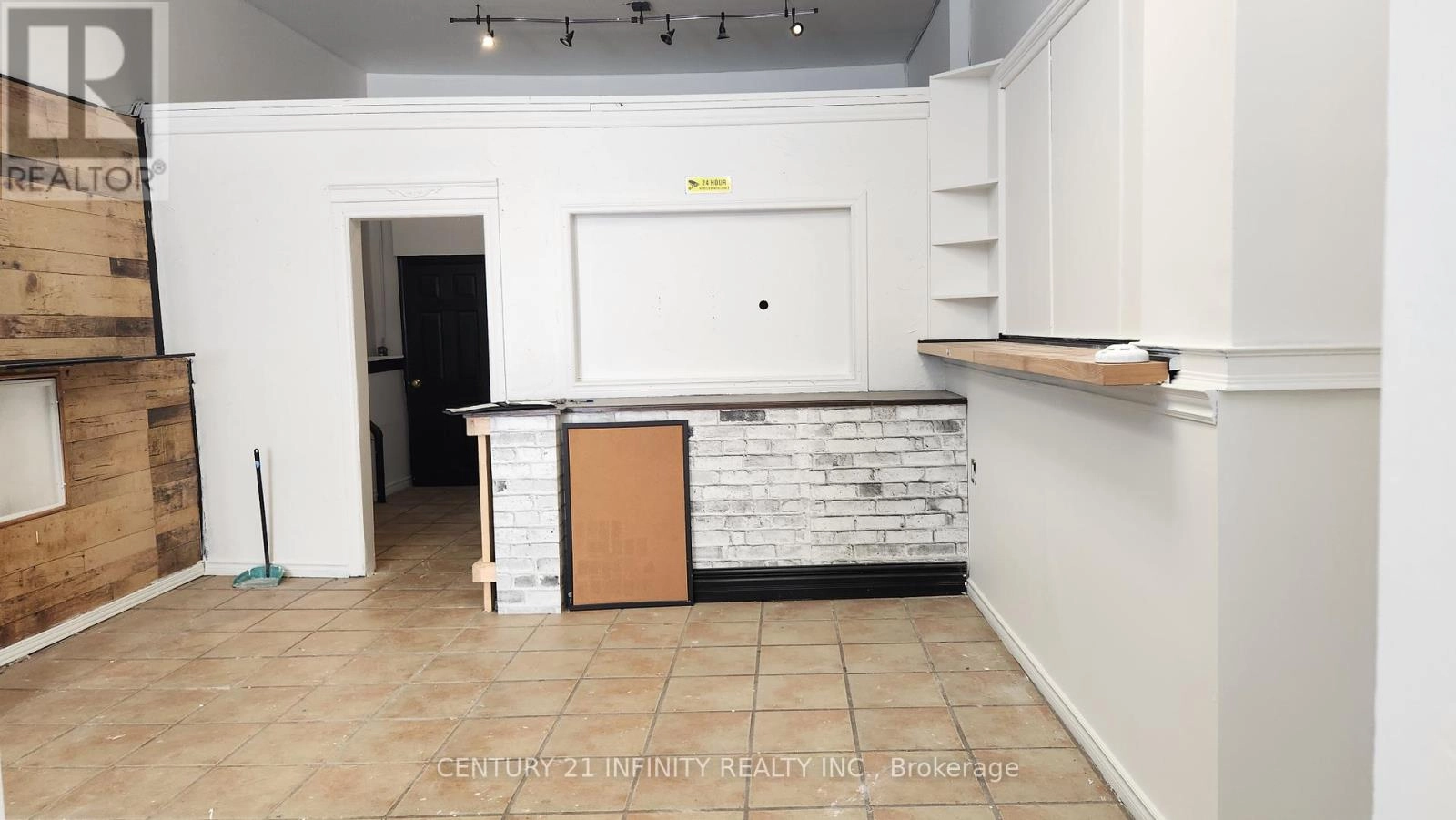 142 Simcoe Street S, Oshawa, Ontario  L1H 4G9 - Photo 2 - E12395682