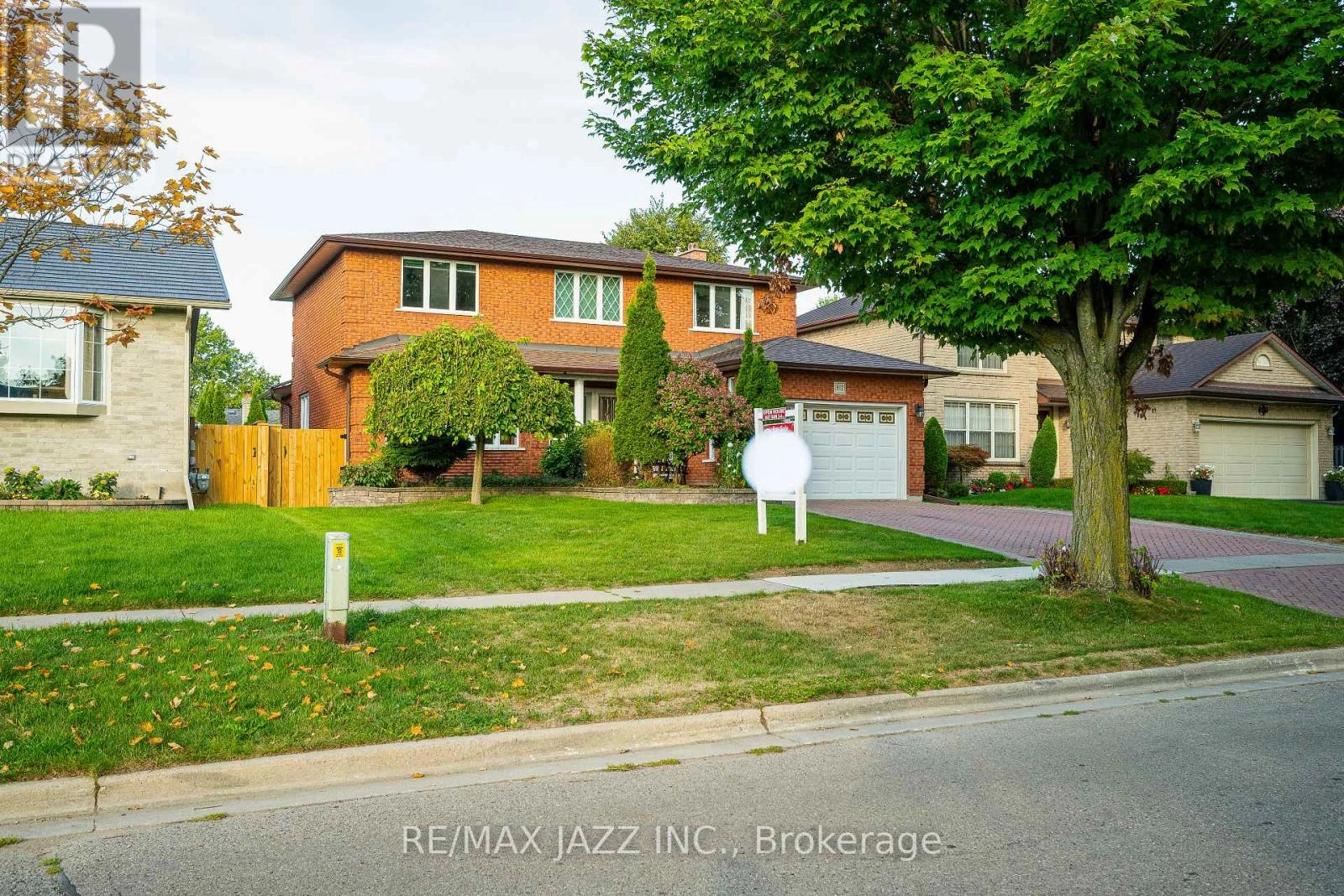 812 Waverly Street N, Oshawa, Ontario  L1J 7E5 - Photo 2 - E12395743