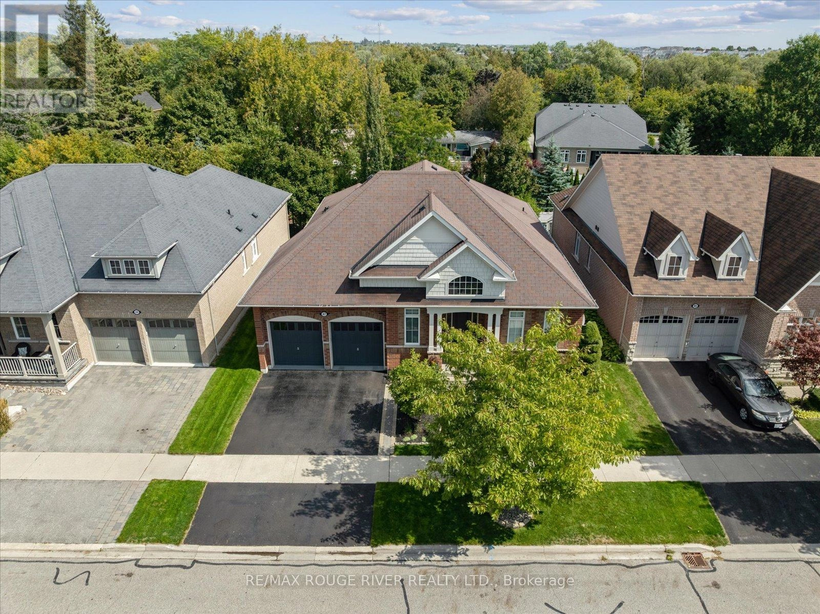 47 Montana Crescent, Whitby, Ontario  L1M 0G4 - Photo 3 - E12396297