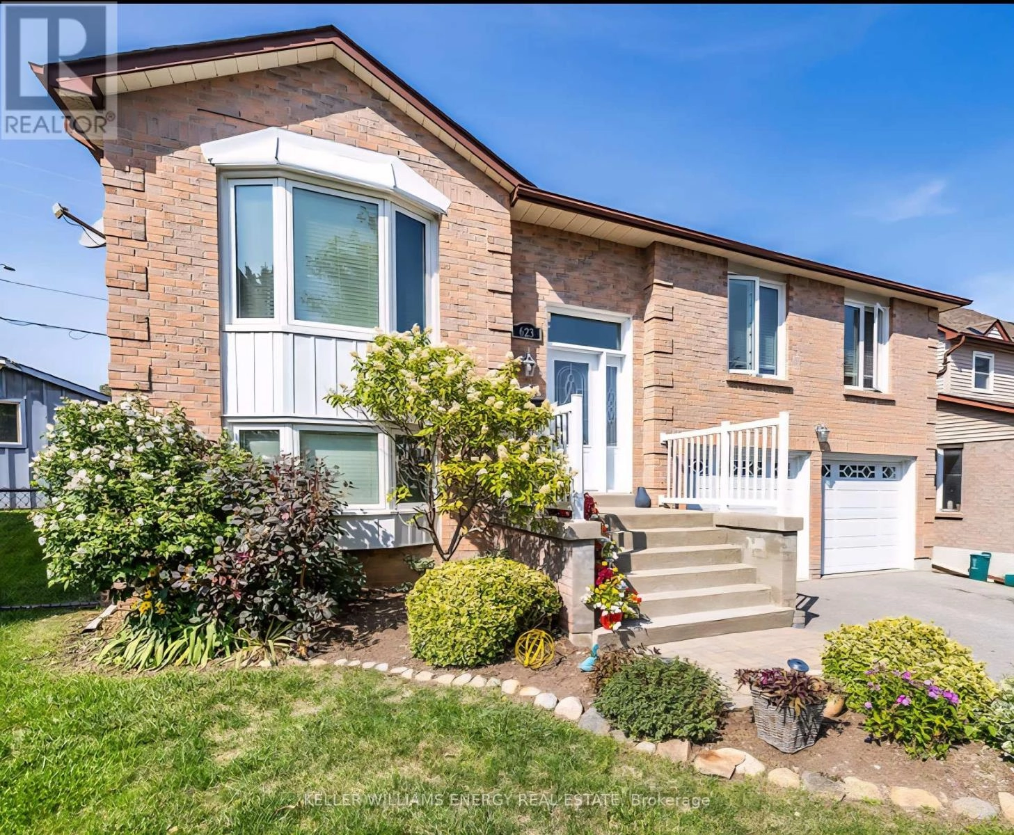 623 Dunrobin Court, Oshawa, Ontario  L1J 7P2 - Photo 1 - E12396305