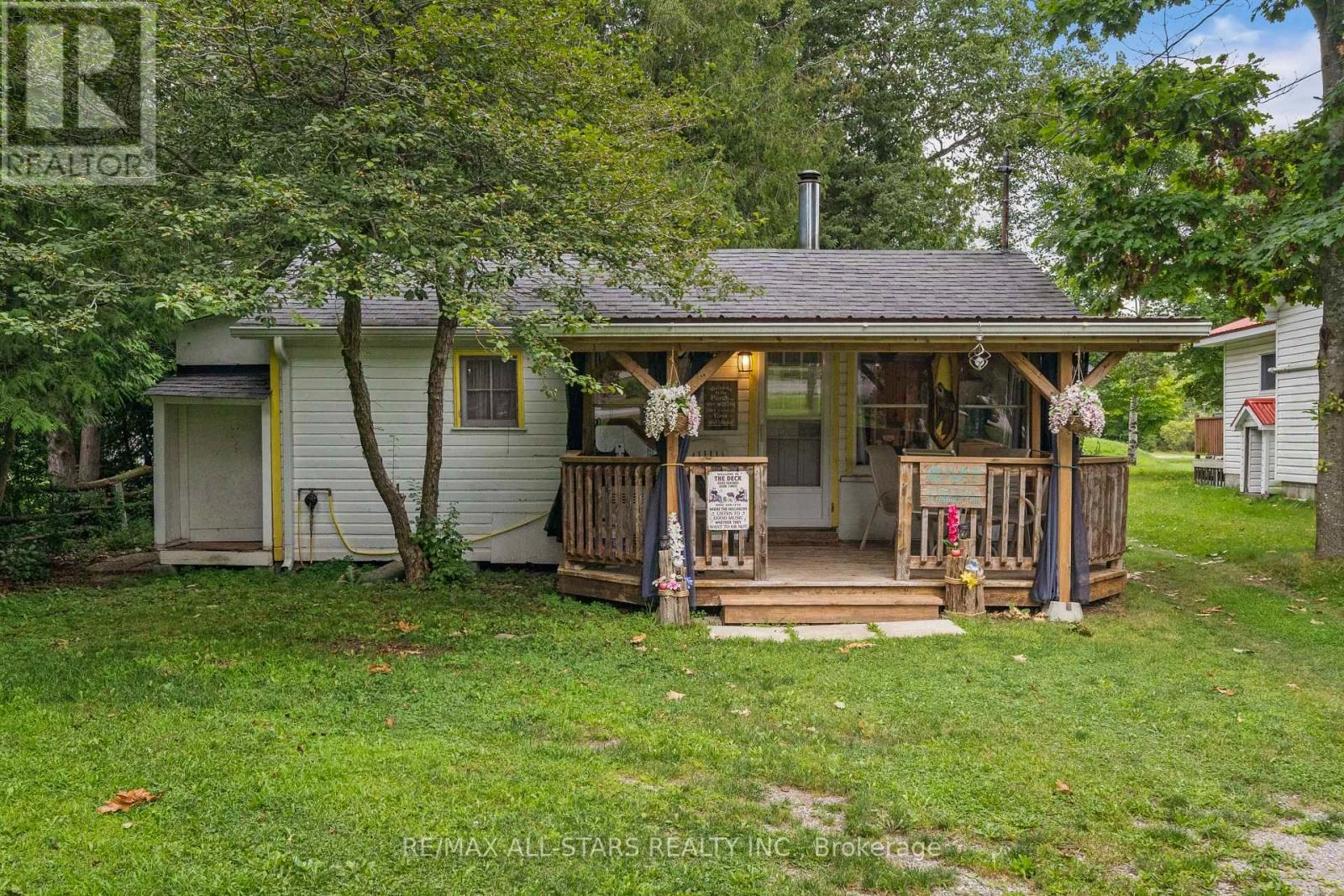 93 Sturgeon Glen Road, Kawartha Lakes, Ontario  K0M 1N0 - Photo 1 - X12396392