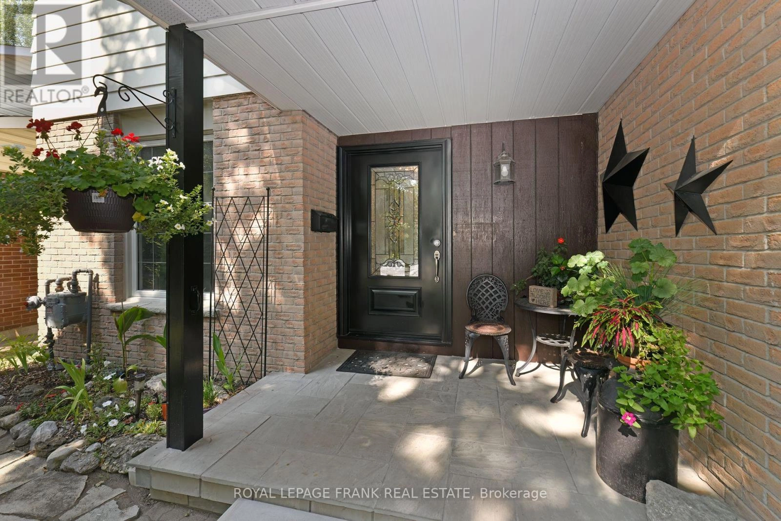 1104 Old Pye Court, Oshawa, Ontario  L1G 7N8 - Photo 2 - E12396665