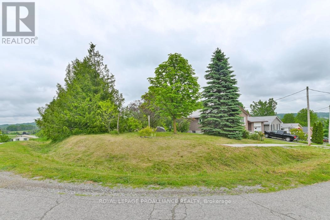 27 Tanner Drive, Stirling-Rawdon, Ontario  K0K 3E0 - Photo 2 - X12396534