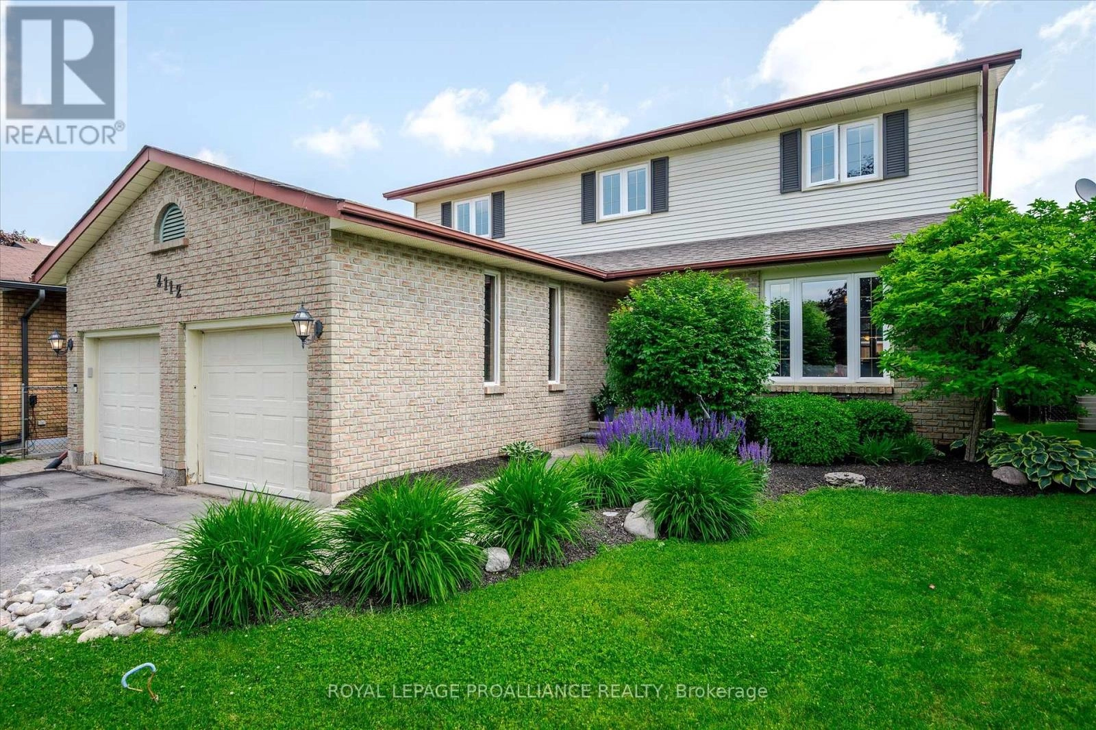 2112 Lorraine Drive, Peterborough, Ontario  K9L 1X4 - Photo 1 - X12397603