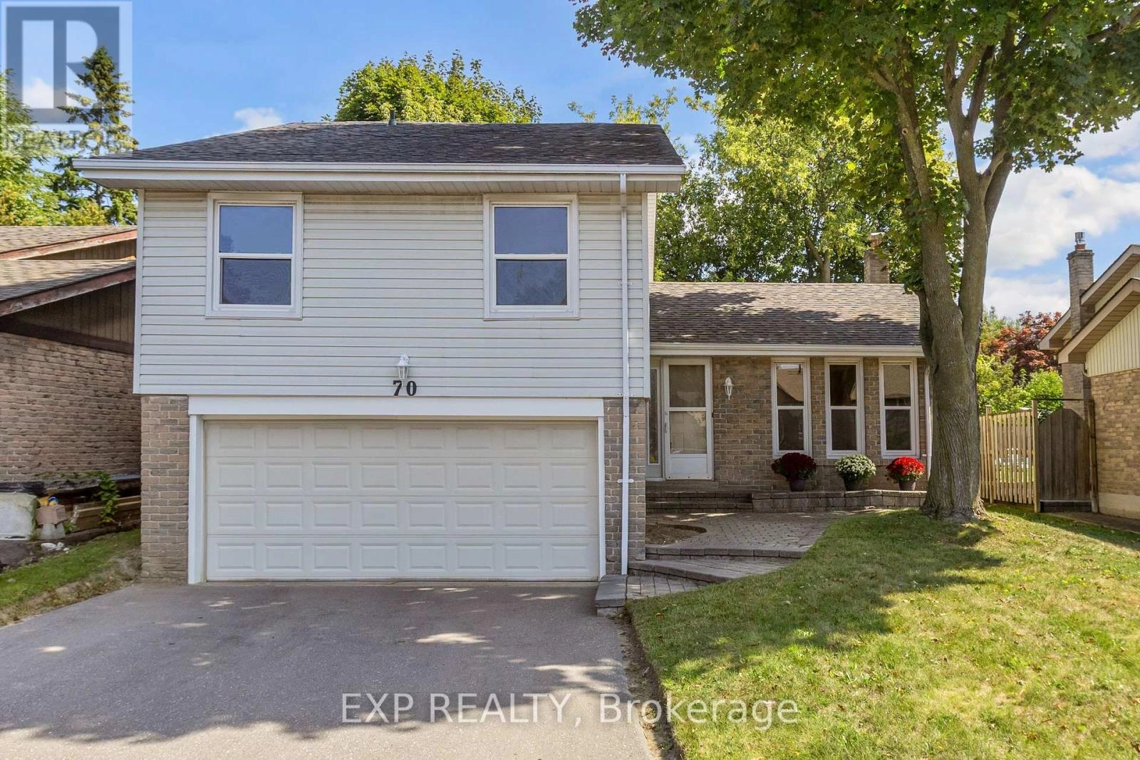 70 Pilkington Crescent, Whitby, Ontario  L1N 6G1 - Photo 1 - E12397633