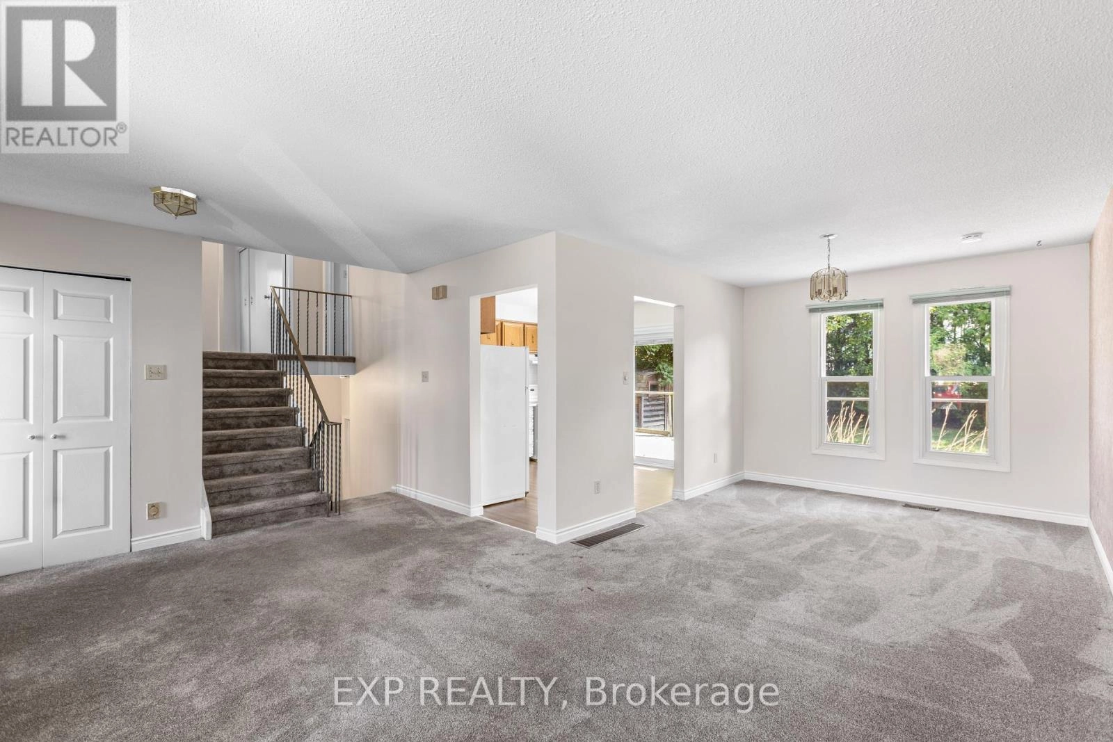 70 Pilkington Crescent, Whitby, Ontario  L1N 6G1 - Photo 3 - E12397633