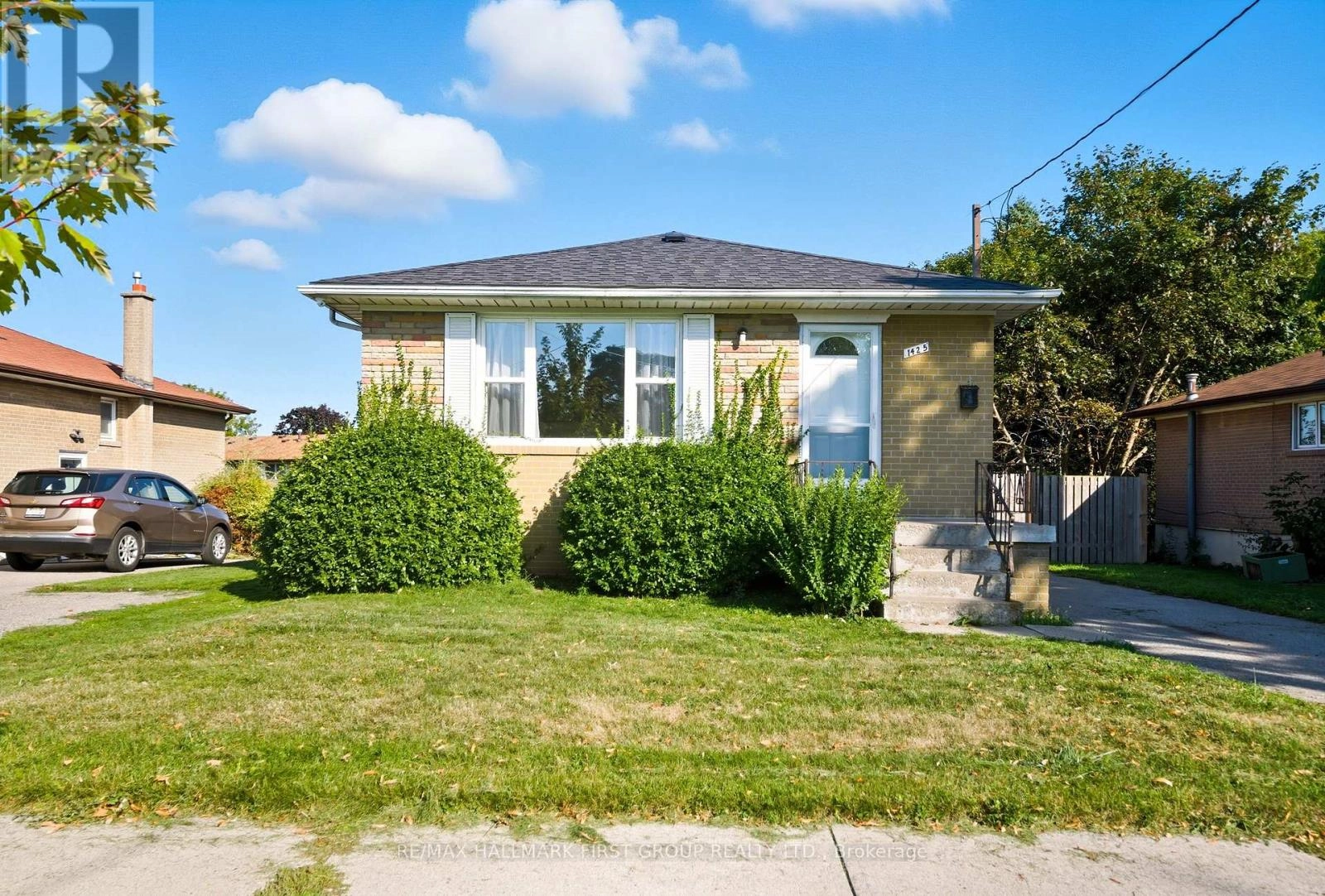 1425 Evangeline Drive, Oshawa, Ontario  L1J 3S8 - Photo 1 - E12397821