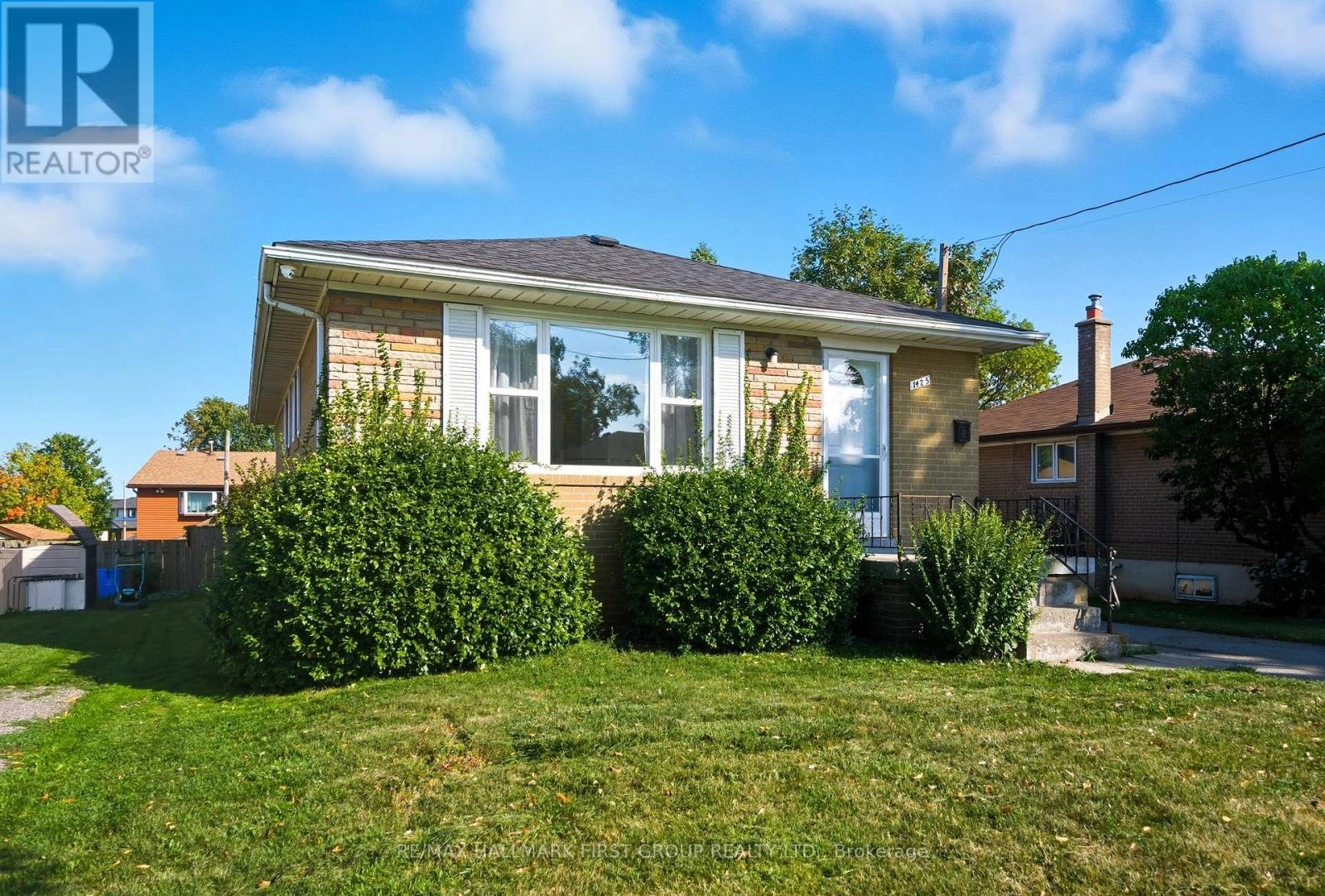 1425 Evangeline Drive, Oshawa, Ontario  L1J 3S8 - Photo 2 - E12397821