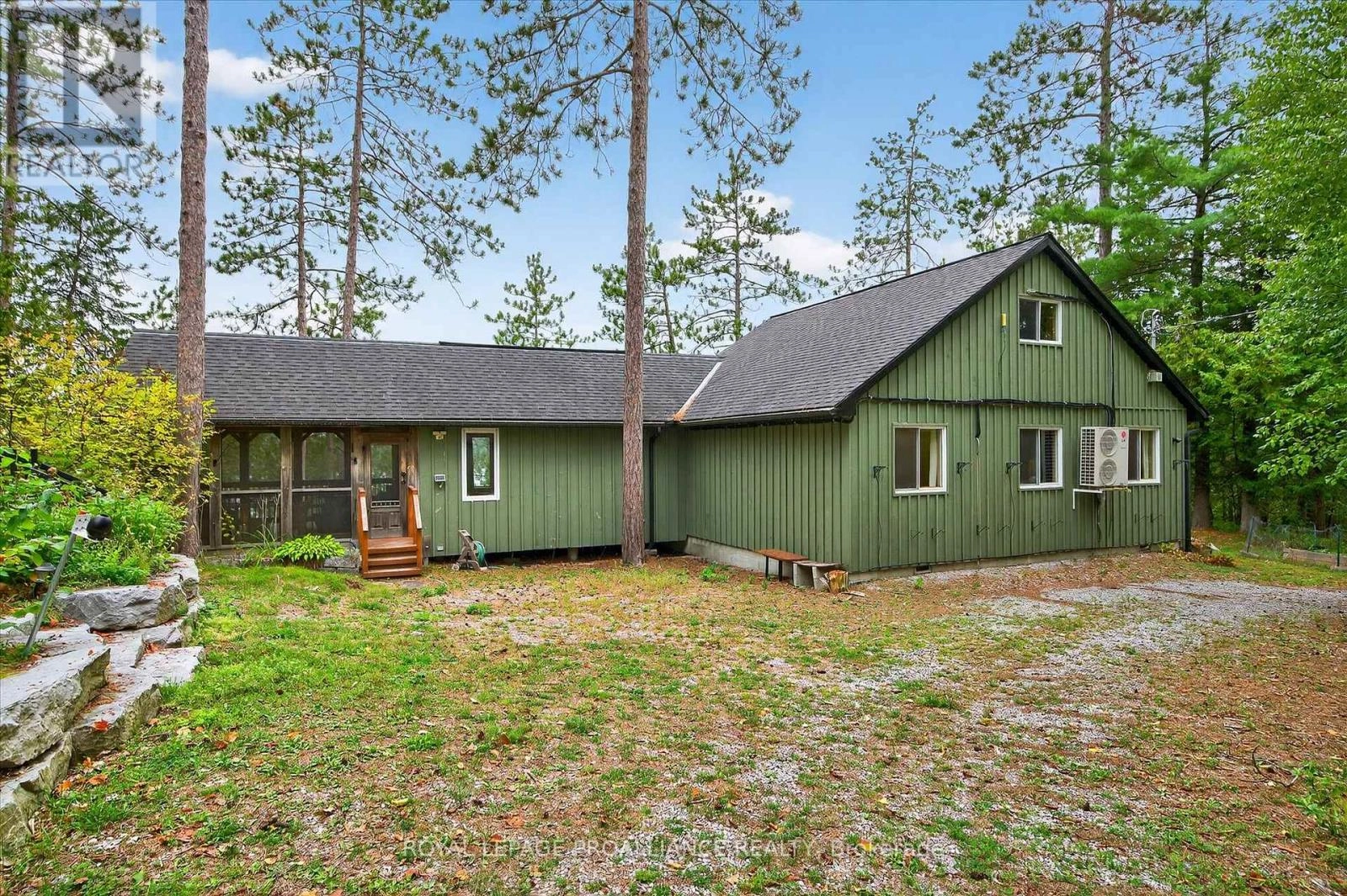 1051 Tapoke Lane, Minden Hills, Ontario  K0M 2L1 - Photo 1 - X12397836