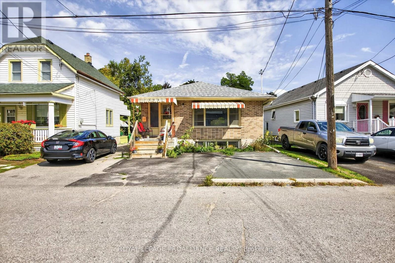 496 Cross Street, Peterborough, Ontario  K9H 4T2 - Photo 3 - X12398316