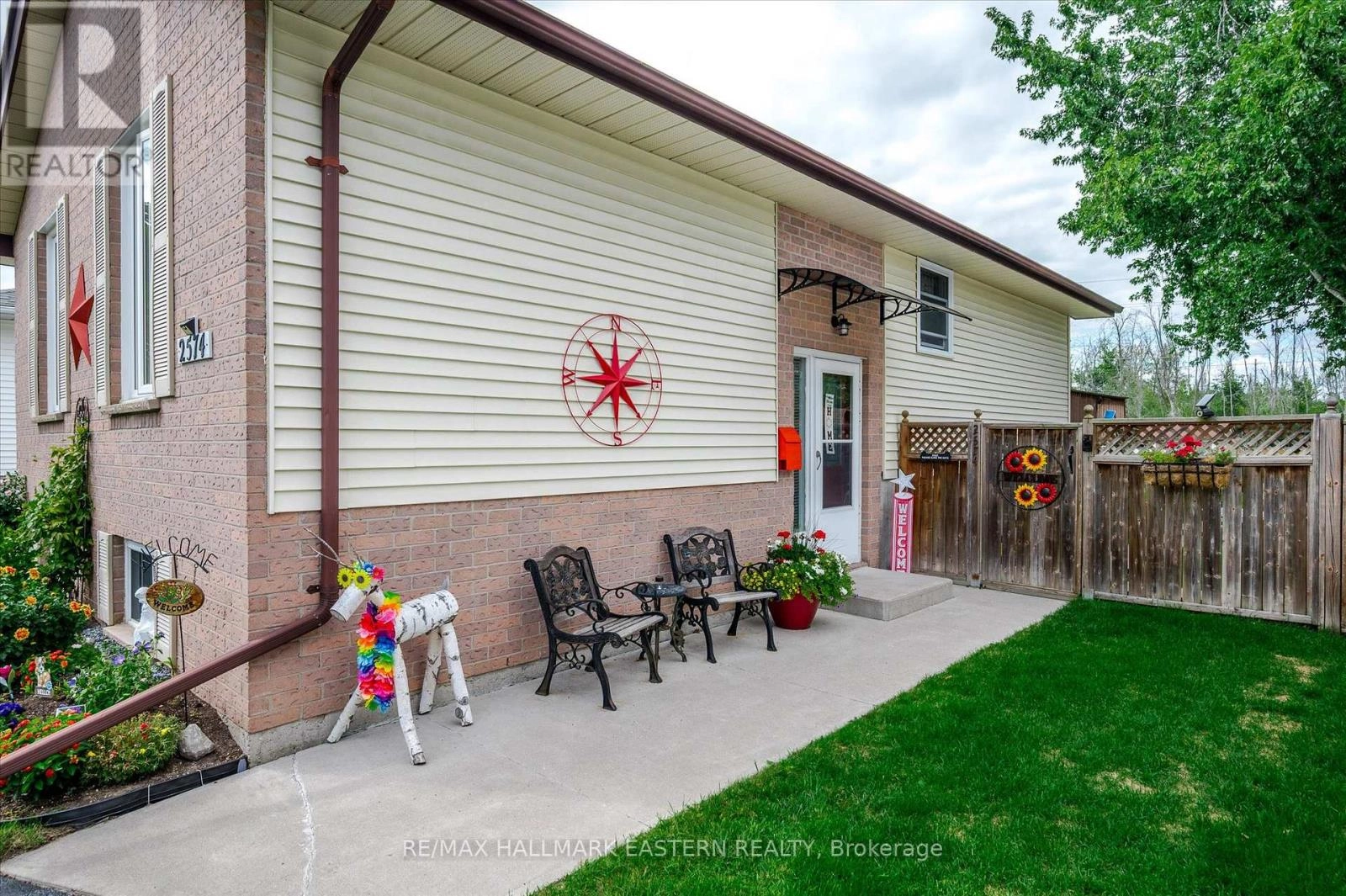 2574 Foxmeadow Road, Peterborough, Ontario  K9L 1X2 - Photo 2 - X12394262