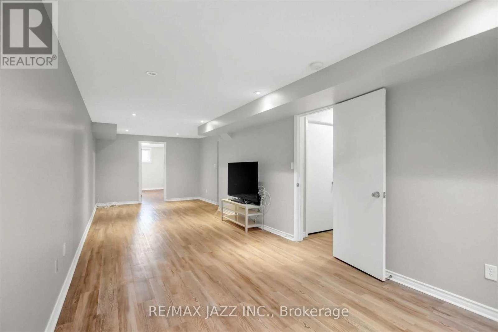 38 John Scott Avenue, Clarington, Ontario L1C 4K9 - Photo 9 - E12399679