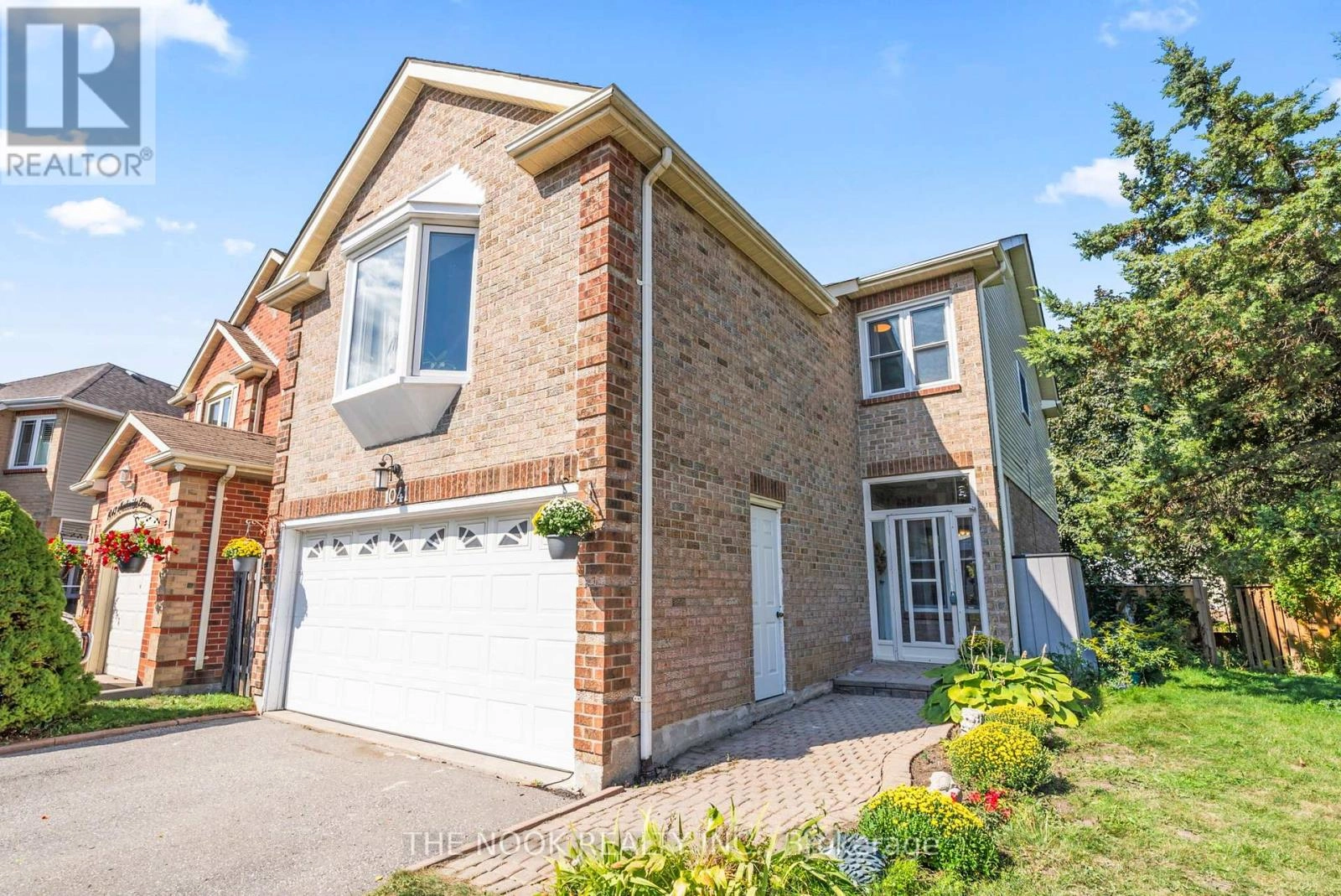 1041 Meadowridge Crescent, Pickering, Ontario  L1V 4Z6 - Photo 2 - E12396320