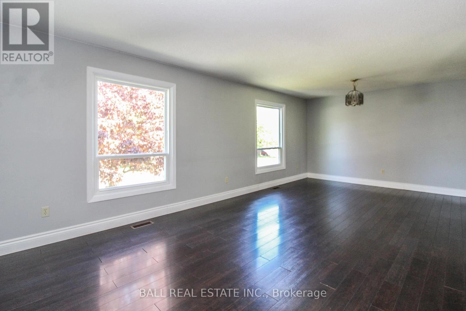 885 Stewart Drive, Peterborough, Ontario  K9J 7R3 - Photo 2 - X12400024