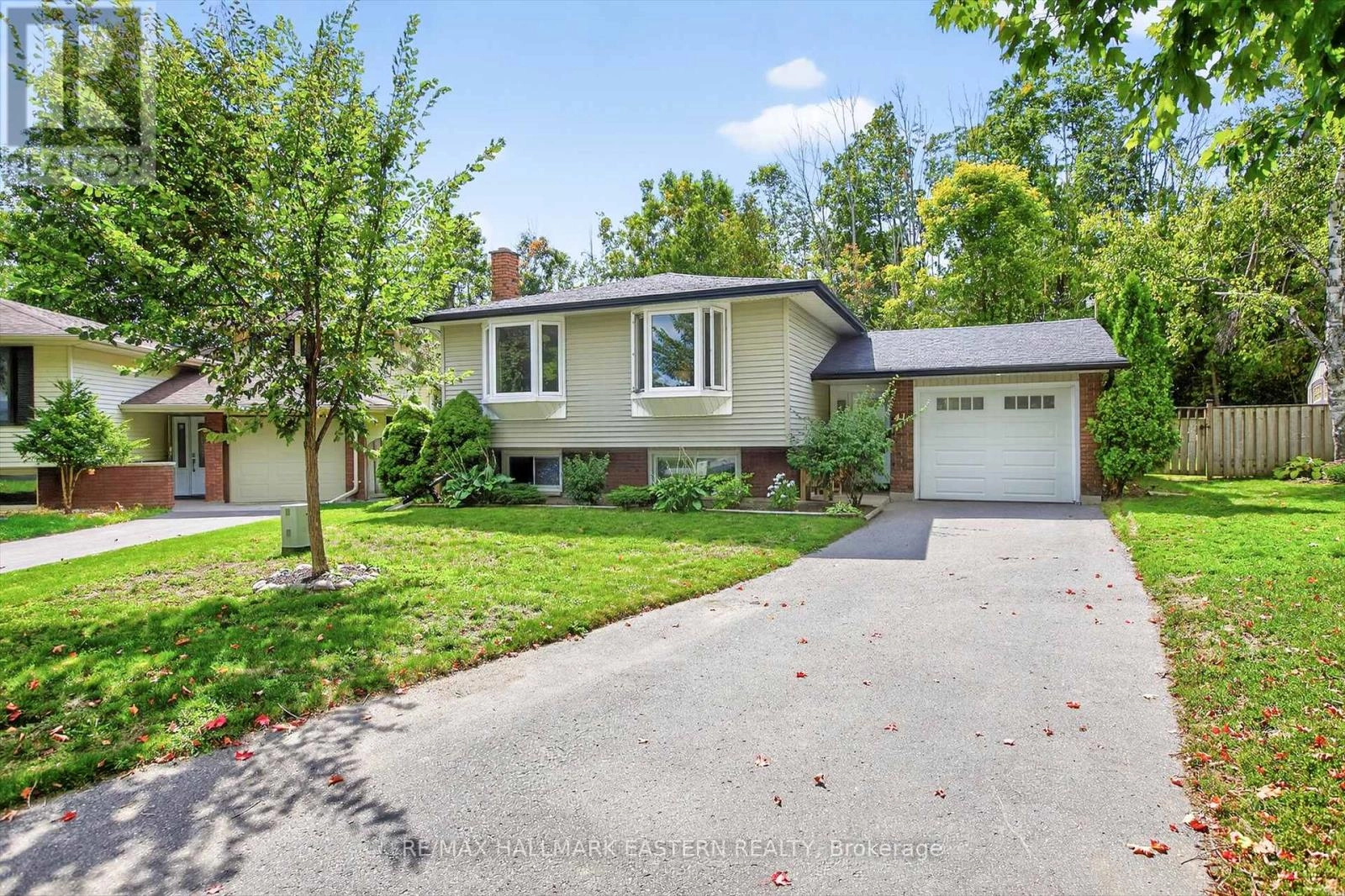 41 Parkview Drive, Peterborough, Ontario  K9H 5M5 - Photo 1 - X12400161