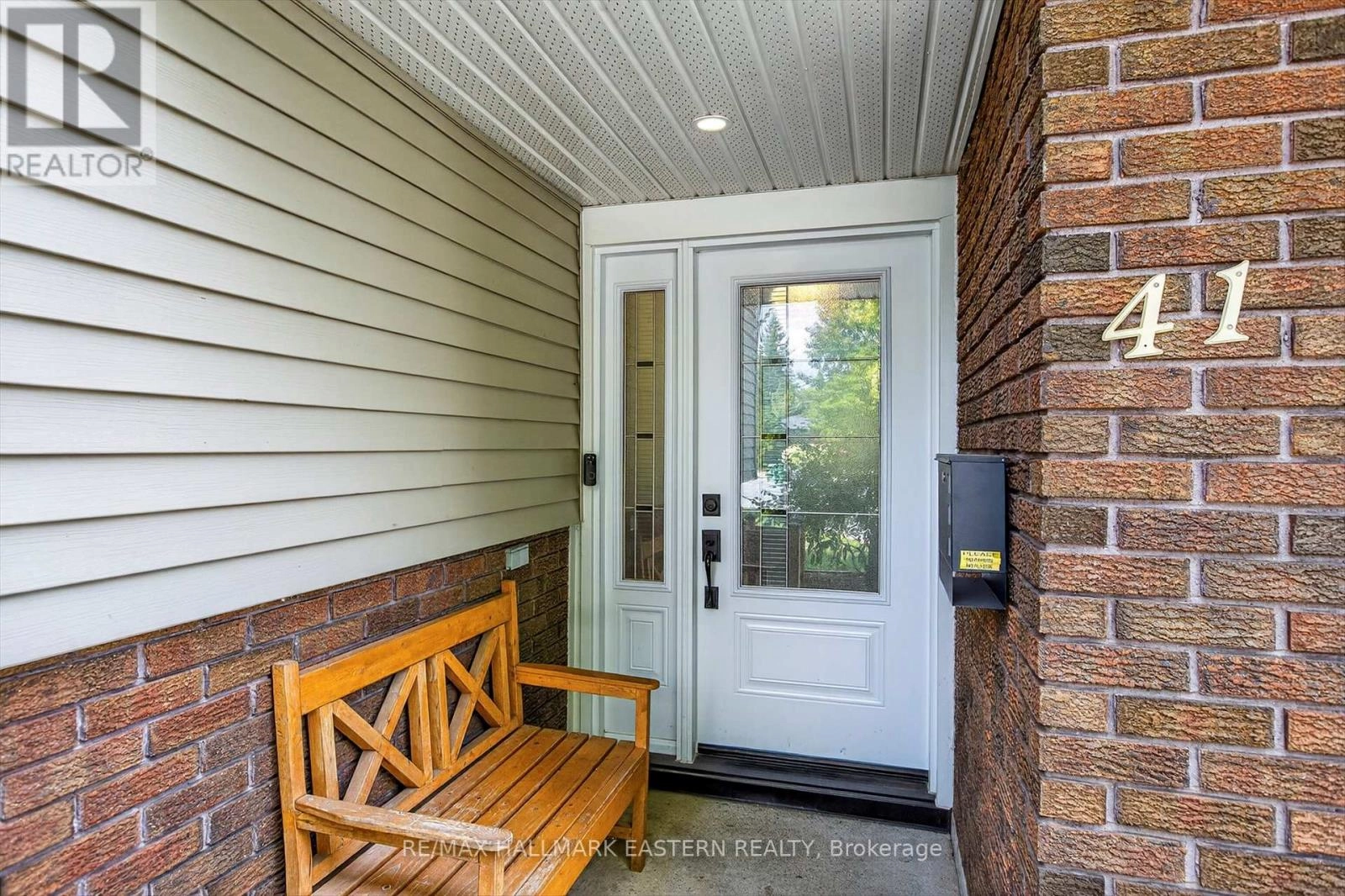 41 Parkview Drive, Peterborough, Ontario  K9H 5M5 - Photo 3 - X12400161