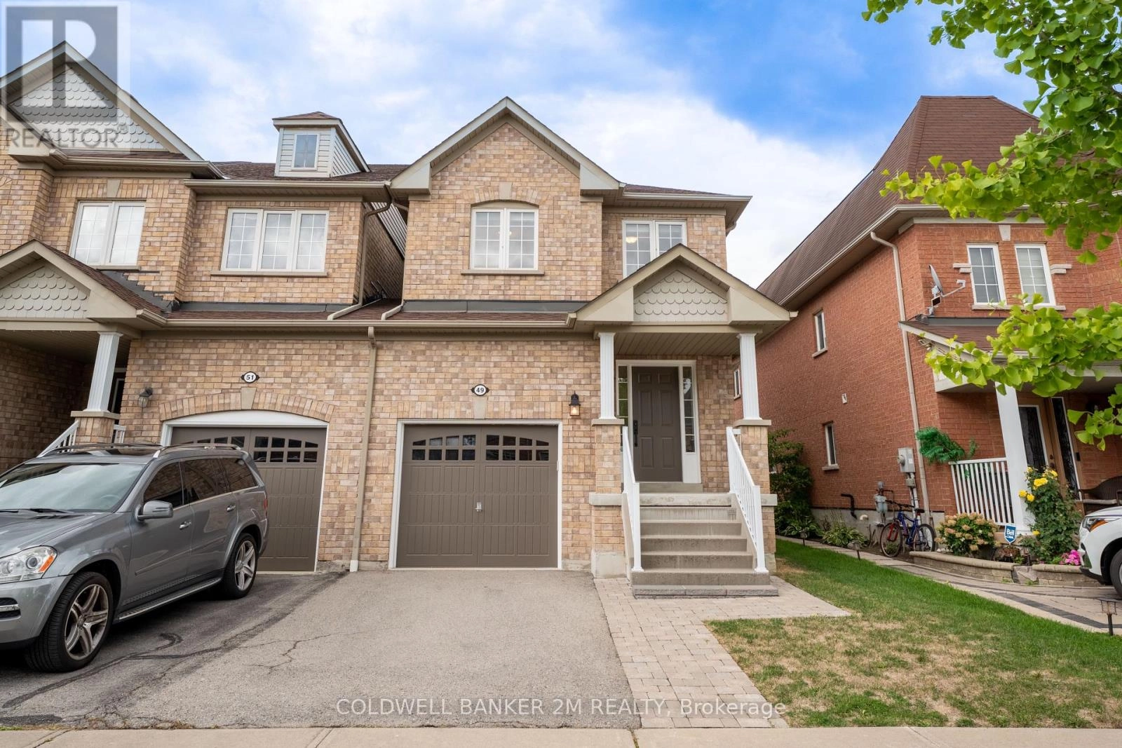 49 Neill Avenue, Whitby, Ontario  L1R 3N5 - Photo 2 - E12400203