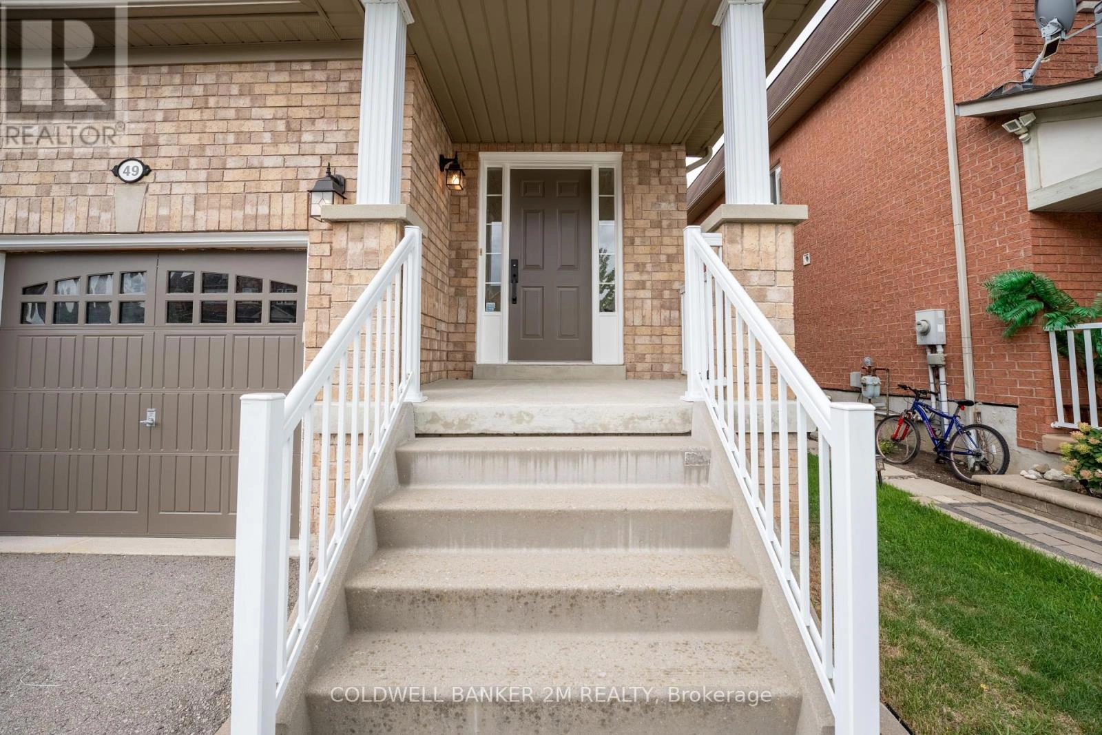49 Neill Avenue, Whitby, Ontario  L1R 3N5 - Photo 3 - E12400203