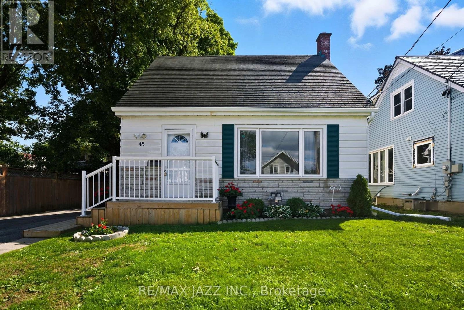 45 Kent Street E, Kawartha Lakes, Ontario  K9V 2C4 - Photo 1 - X12400463