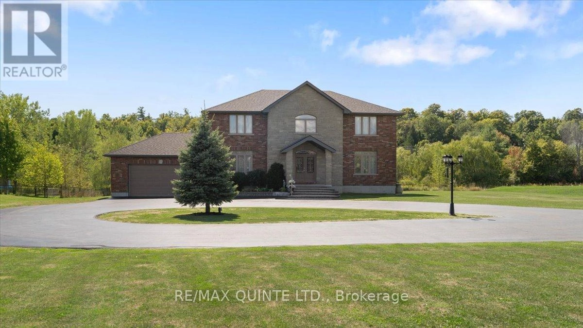 39 Deerfield Court, Prince Edward County, Ontario  K8N 4Z1 - Photo 1 - X12400492